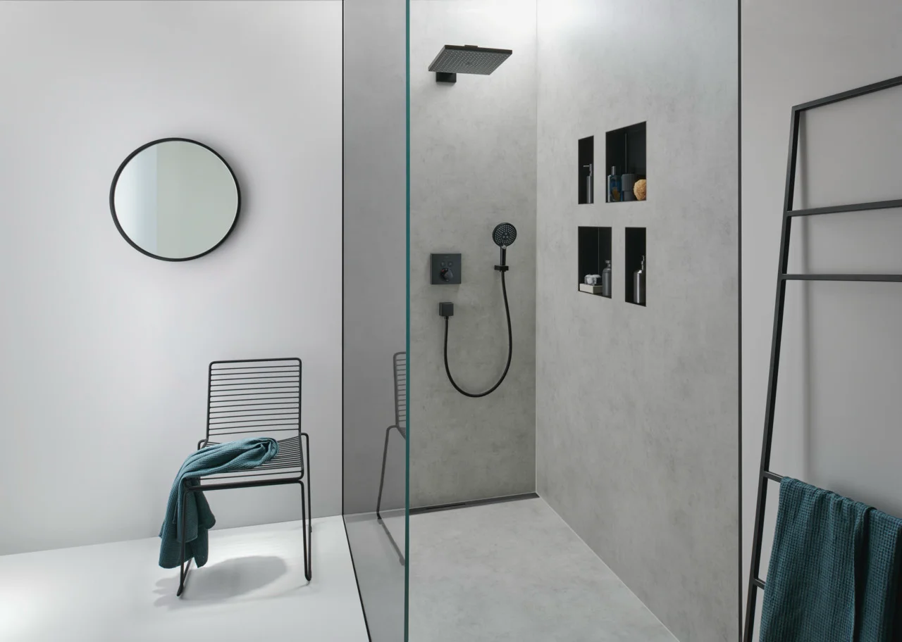 Hansgrohe RainDrain Flex Duschrinne 1000 mm, wandangebunden, Mattschwarz, höhenverstellbar um 10 mm, bis zu 60 l/min Ablaufleistung