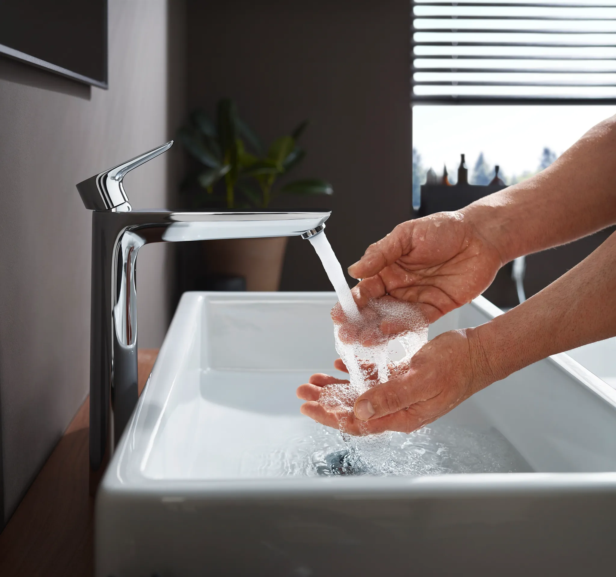 Hansgrohe Talis E Einhebel-Waschtischmischer 240, Chrom Hansgrohe Talis E Einhebel-Waschtischmischer 240, Chrom