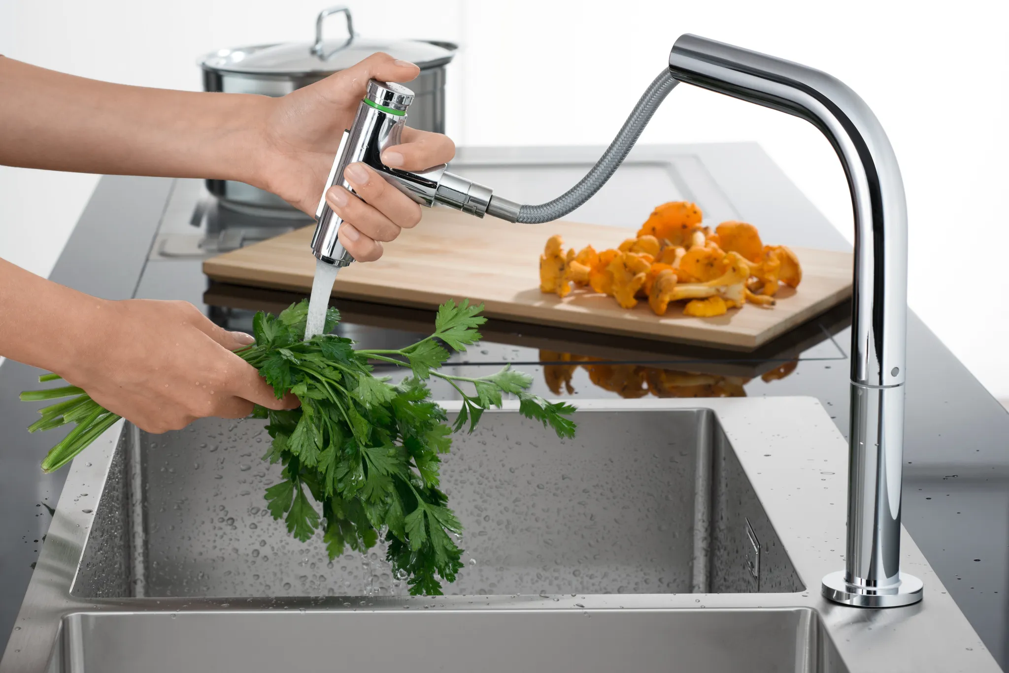 Hansgrohe Metris Select M71 2-Loch Einhebel-Küchenmischer mit Ausziehbrause 2jet sBox Chrom, ComfortZone 200, Schwenkbereich 110° oder 150°, MagFit Brausehalterung, max. Durchfluss 8 l/min, für 35 mm Hahnlochbohrungen