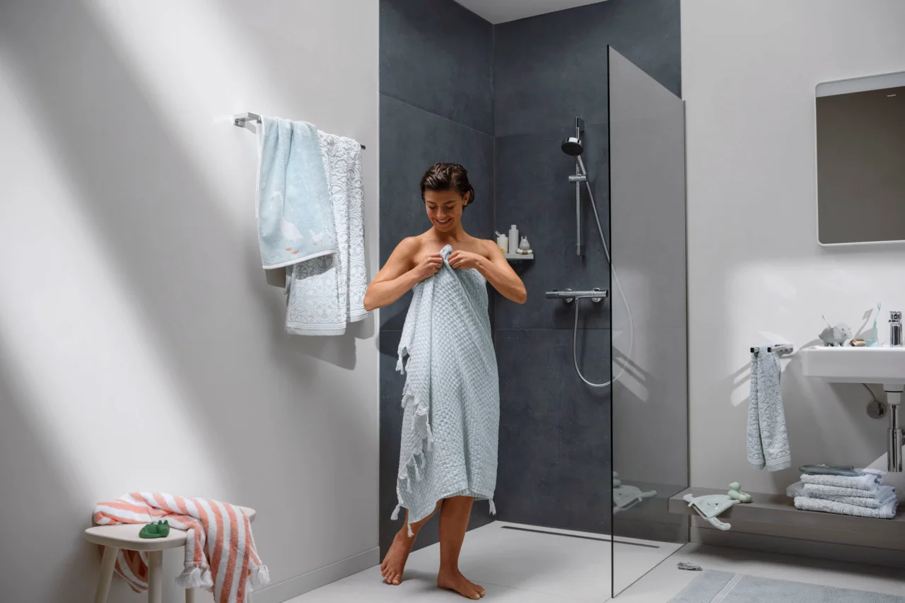 Hansgrohe Ecostat Fine Brausethermostat Aufputz Chrom, DN15, Temperatur- und Volumensteuerung, EcoStop+ Taste, max. Durchflussmenge 17 l/min bei 3 bar, min./max. Betriebsdruck 1/10 bar, Sicherheitssperre ab 40°C, einstellbare Temperaturbegrenzung, Rückfl