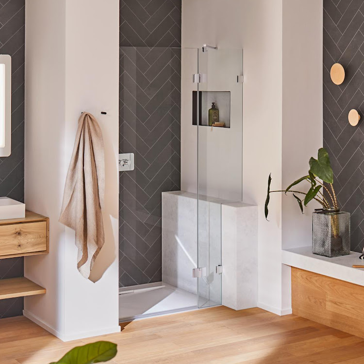 HSK rahmenlos Drehtür pendelbar an Nebenteil „Aperto Pur“ für Nische Glas Klar hell, Scharniere Chromoptik (Alu Hochglanz poliert), Sondergröße HSK rahmenlos Drehtür pendelbar an Nebenteil „Aperto Pur“ für Nische Glas Klar hell, Scharniere Chromoptik (Alu Hochglanz poliert), Sondergröße