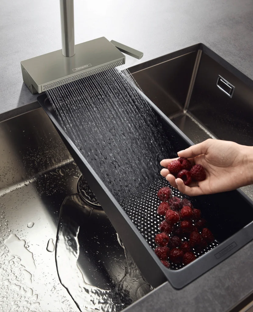 Hansgrohe Multifunktionssieb F14, Mattschwarz, passend für SilicaTec- und Edelstahlspülen sowie Küchenspülen mit Beckentiefe 400–406 mm
