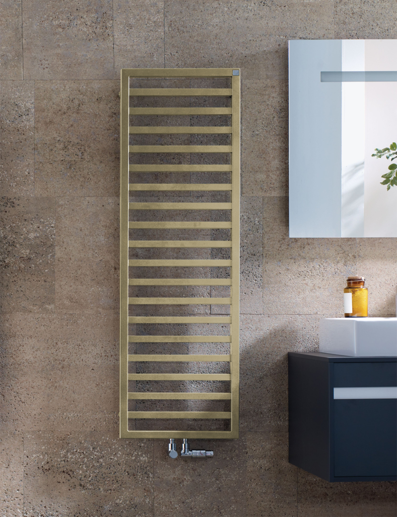 Design-Heizkörper Quaro QAE-100-045/GD von Zehnder – elektrisch, 1.001 x 30 x 450 mm, RAL 7034, spritzwassergeschützt (IP44), mit Funksteuerung