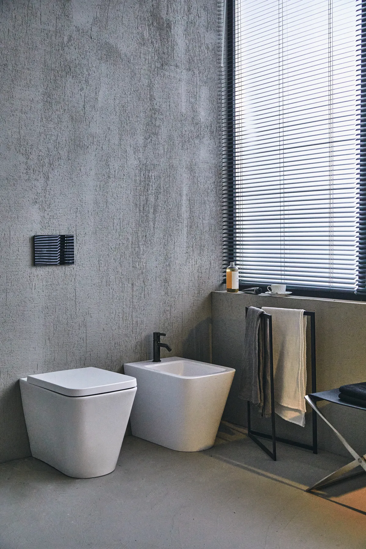 Ideal Standard Bidet „BlendCube“, Befestigung verdeckt 35,5 × 56 × 40 cm in Weiß Ideal Standard Bidet „BlendCube“, Befestigung verdeckt 35,5 × 56 × 40 cm in Weiß