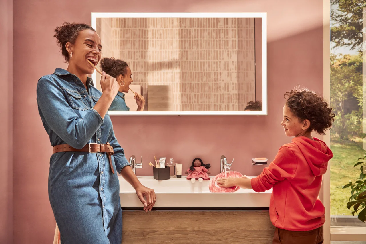 Hansgrohe Xarita E Spiegel 1200/700/50, Mattweiß, LED-Beleuchtung mit Infrarotsensor, AntiFog, stufenlos dimmbar