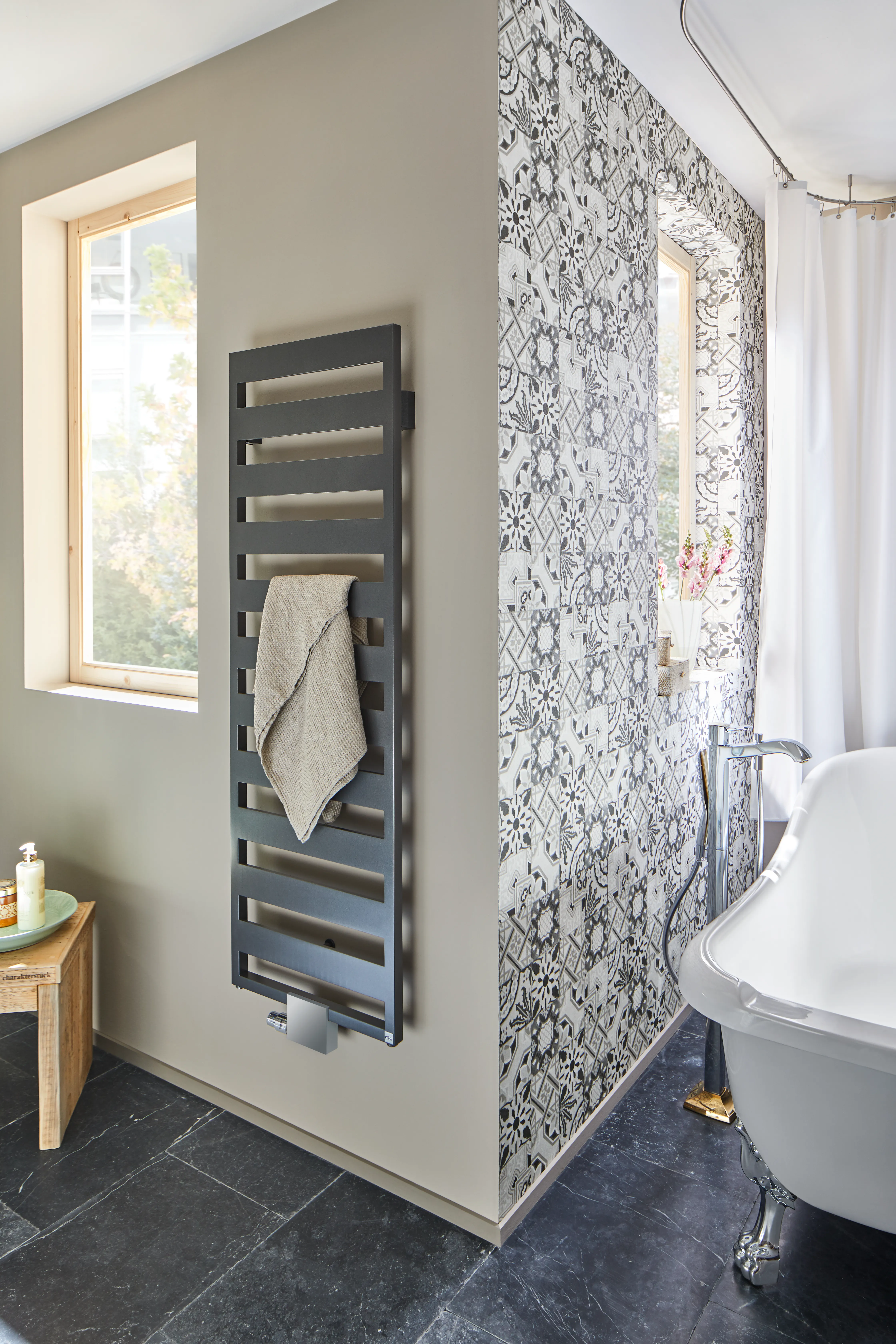 Kermi Design-Heizkörper „Casteo®“ 50 × 153,3 cm in Farbkonzept Kermi Design-Heizkörper „Casteo®“ 50 × 153,3 cm in Farbkonzept