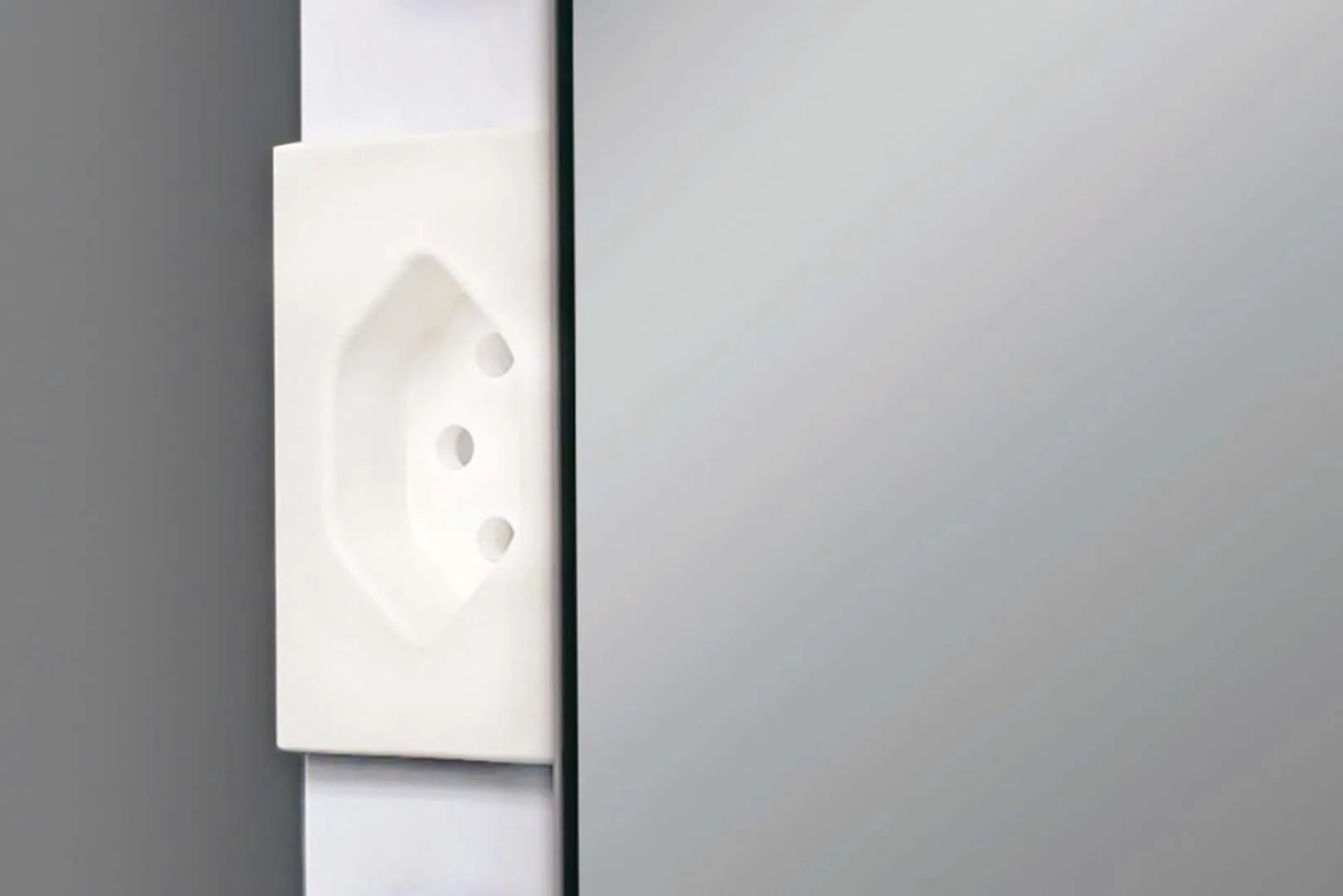 Schneider Lichtspiegel ARANGA LED ARA/SP 130/LED/SD – 1315 x 700 x 48 mm, 4000K, Aluminium Rahmen, Aufputzmontage Schneider Lichtspiegel ARANGA LED ARA/SP 130/LED/SD – 1315 x 700 x 48 mm, 4000K, Aluminium Rahmen, Aufputzmontage