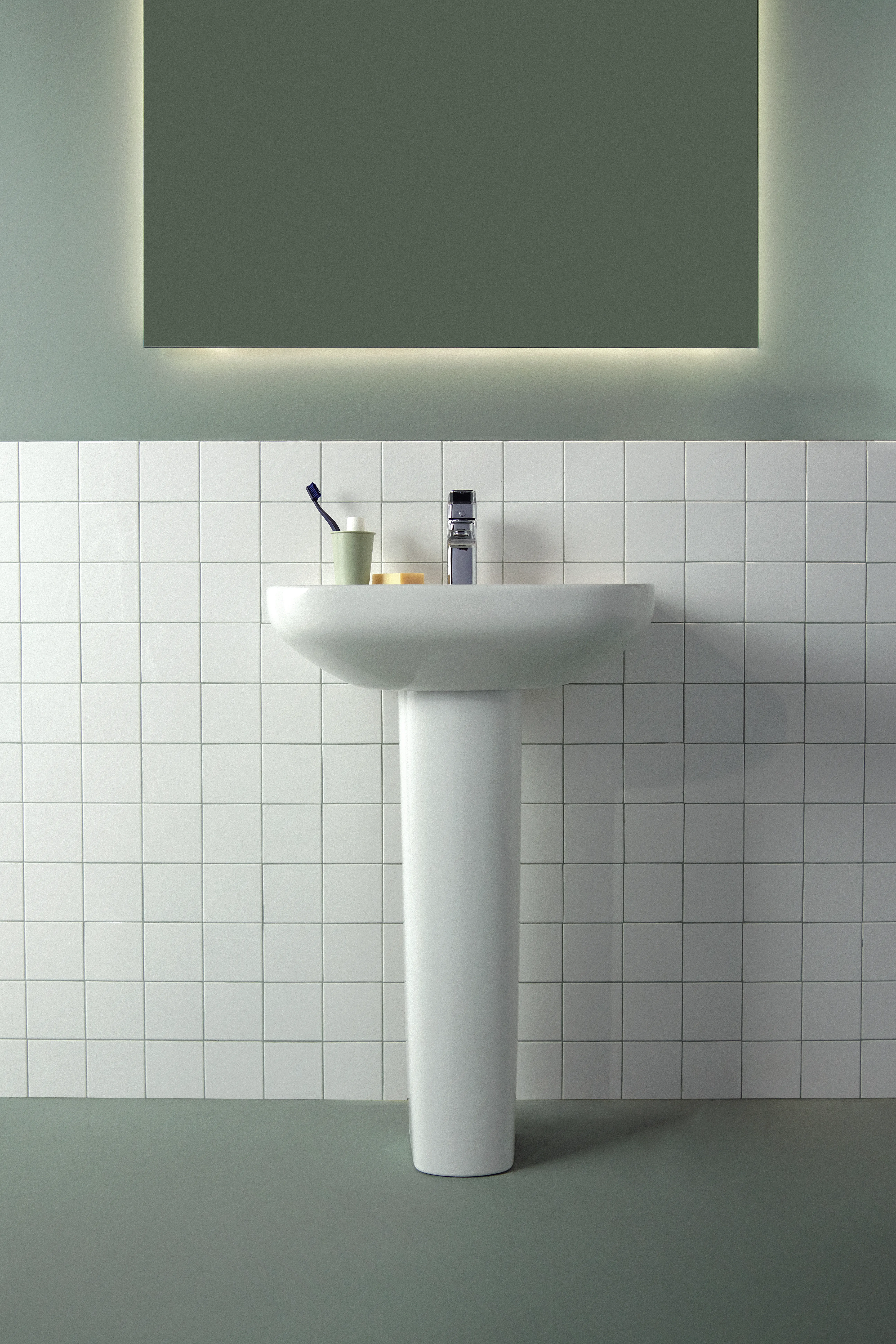 Waschbecken „i.lifeA“ 55 × 44 × 18 cm, Hahnlochposition mittig Waschbecken „i.lifeA“ 55 × 44 × 18 cm, Hahnlochposition mittig