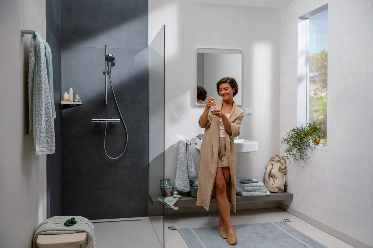 Hansgrohe Ecostat Fine Brausethermostat Aufputz Chrom, DN15, Temperatur- und Volumensteuerung, EcoStop+ Taste, max. Durchflussmenge 17 l/min bei 3 bar, min./max. Betriebsdruck 1/10 bar, Sicherheitssperre ab 40°C, einstellbare Temperaturbegrenzung, Rückfl