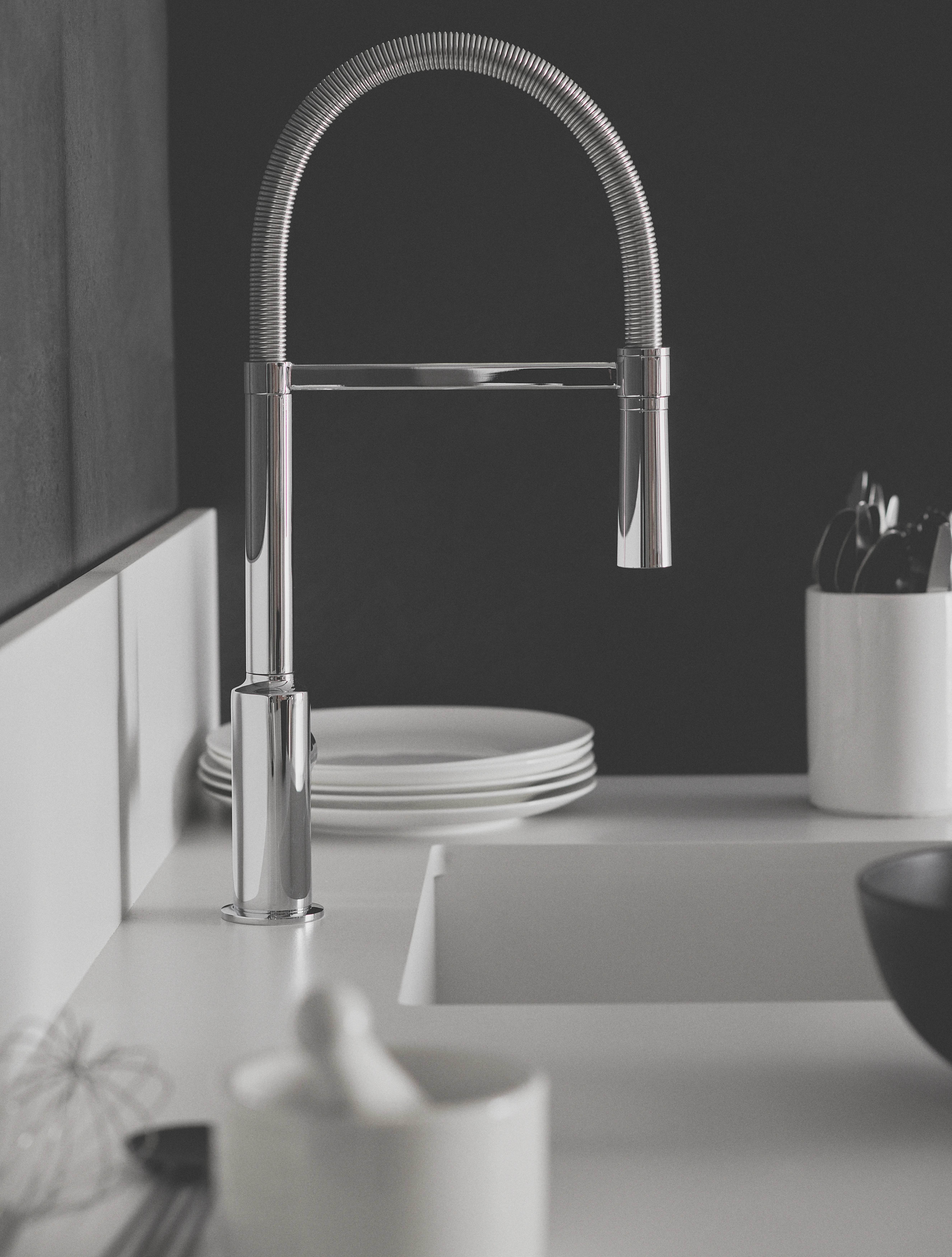 Küchenarmatur Ceralook, Semi-Profi, Ausl. mit Federarm und HB, Ausladung 215mm, Chrom Küchenarmatur Ceralook, Semi-Profi, Ausl. mit Federarm und HB, Ausladung 215mm, Chrom