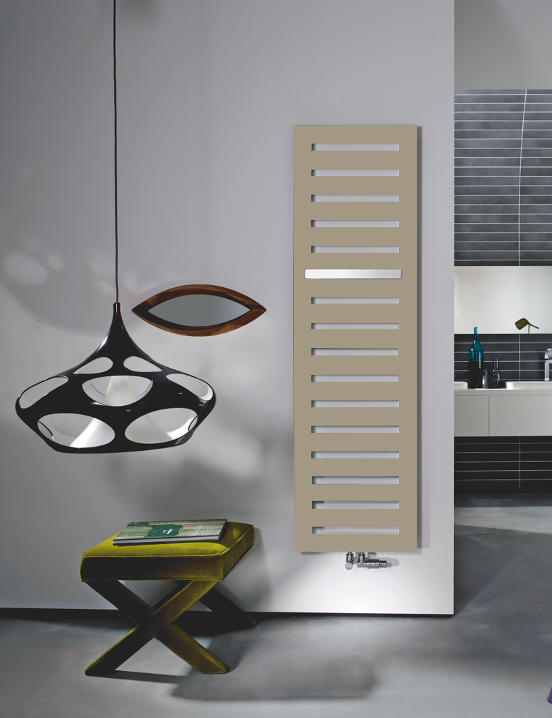 Zehnder Design-Heizkörper „Metropolitan Bar“ für Warmwasser-Zentralheizung mit 50 mm-Mittelanschluss 40 × 154 cm in Concrete Grey