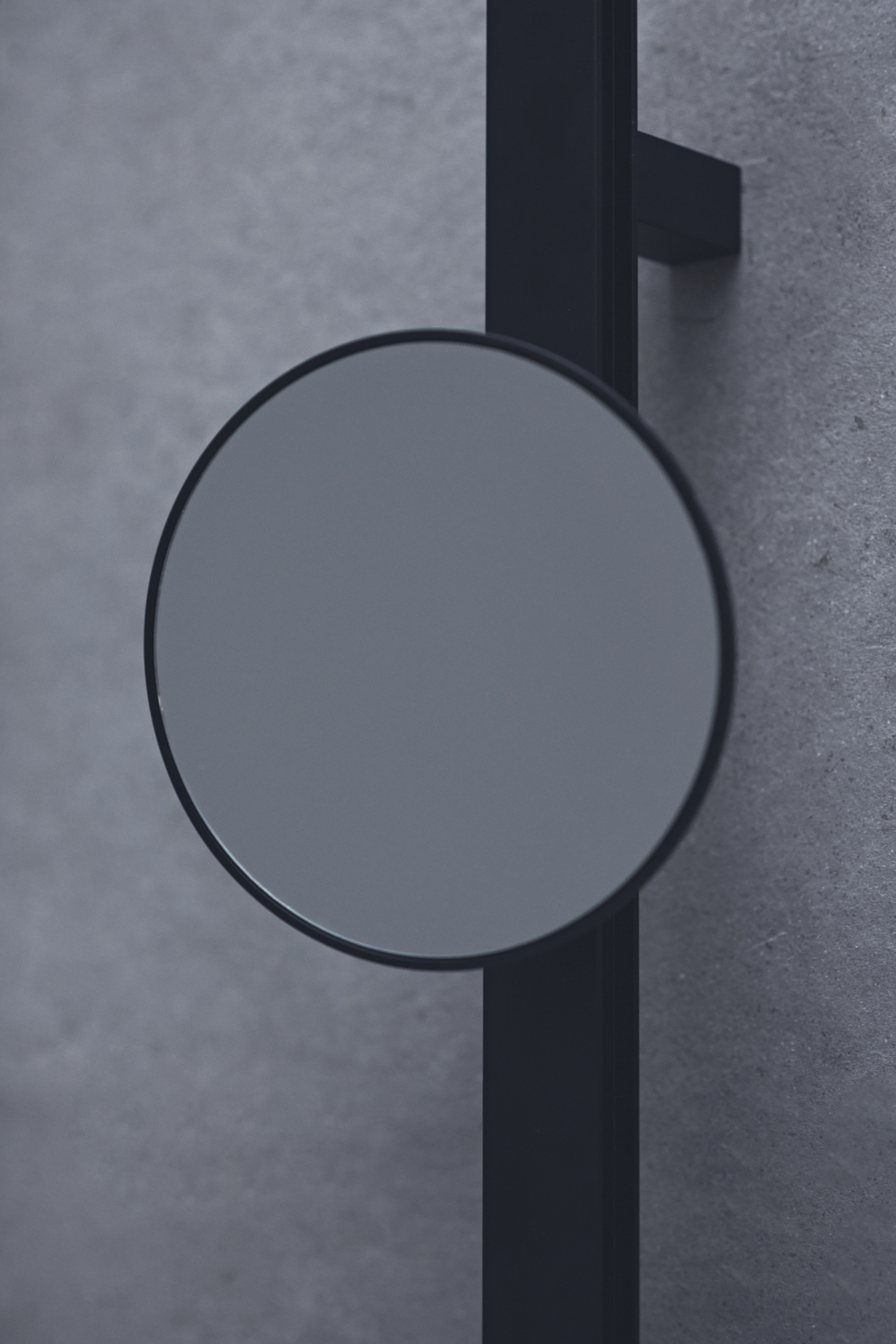 Ideal Standard Beauty Bar Accessoires-Kombination Alu+ S700 mit Spiegel Durchmesser 200mm Silk Black