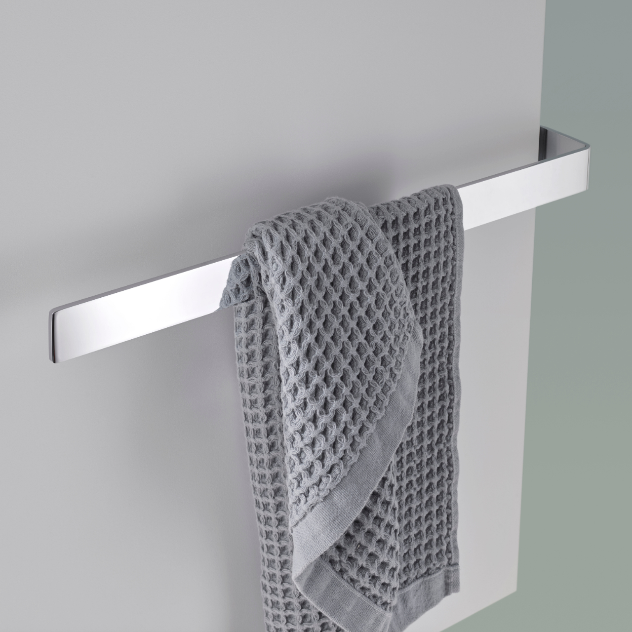 Design-Infrarotheizkörper „Retango“ mit Metallfront 60 × 150 cm in Graphit-Schwarz