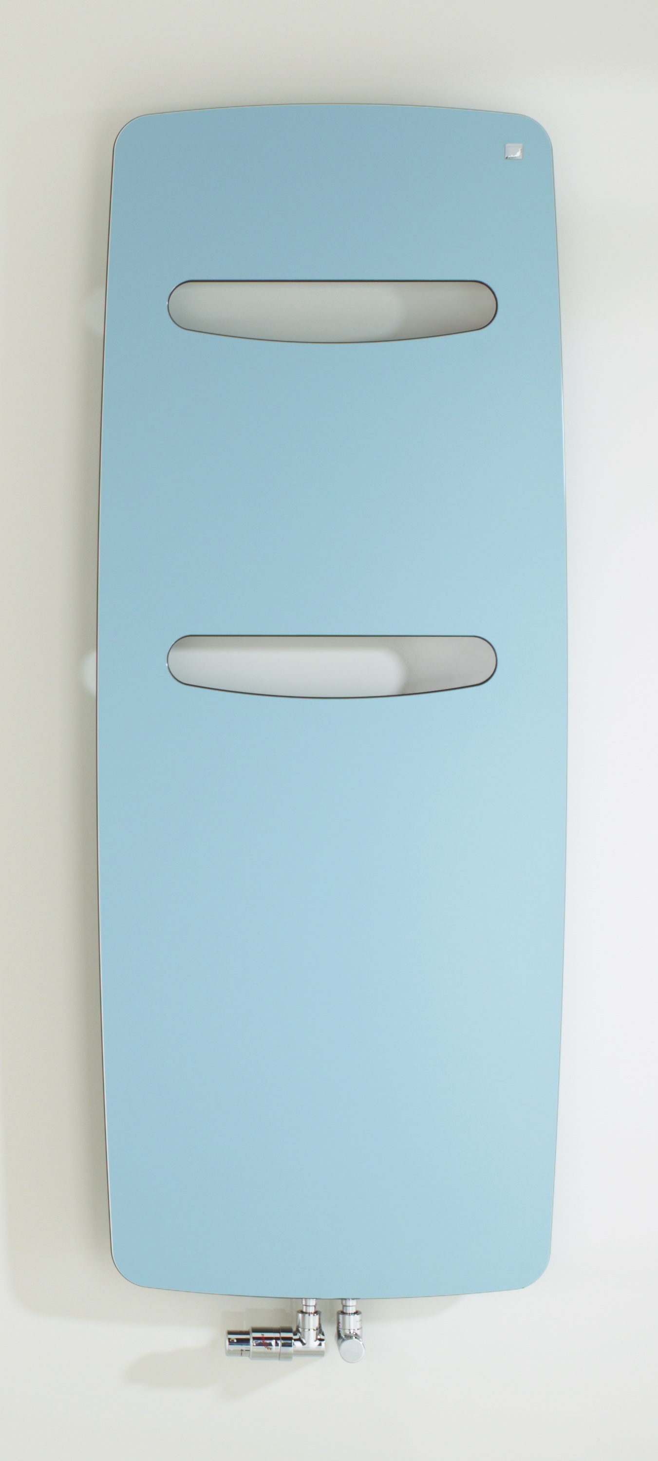 Zehnder Design-Heizkörper „Vitalo Spa“ für Warmwasser-Zentralheizung mit Anschlussbox „EasyFit“ 49 × 150 cm in Verkehrsweiß (RAL 9016, glänzend)