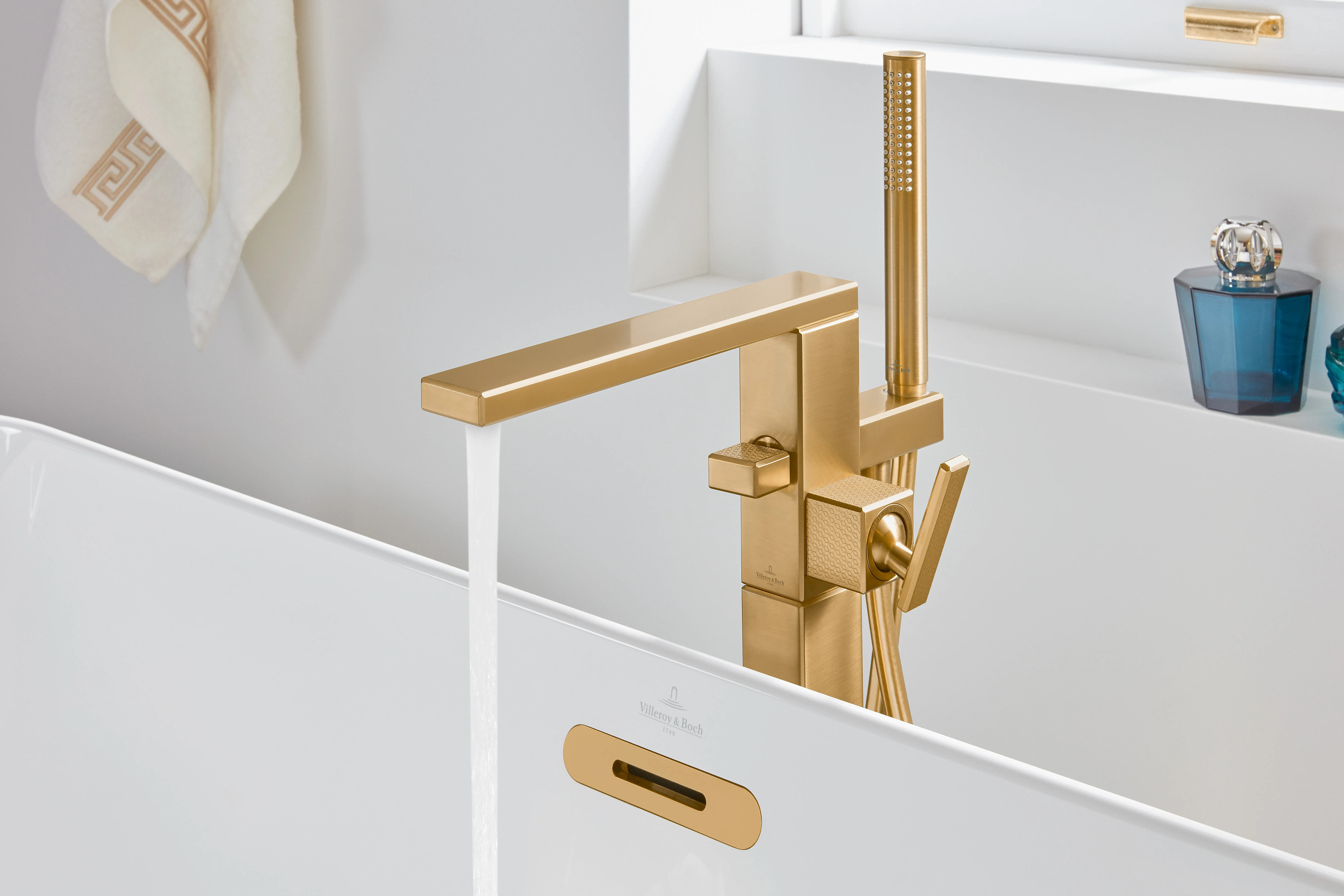 Villeroy & Boch Einhebel-Badewannenarmatur Mettlach, Brushed Gold, 158x280x838 mm, mit AirPlus und SmartPressure Villeroy & Boch Einhebel-Badewannenarmatur Mettlach, Brushed Gold, 158x280x838 mm, mit AirPlus und SmartPressure