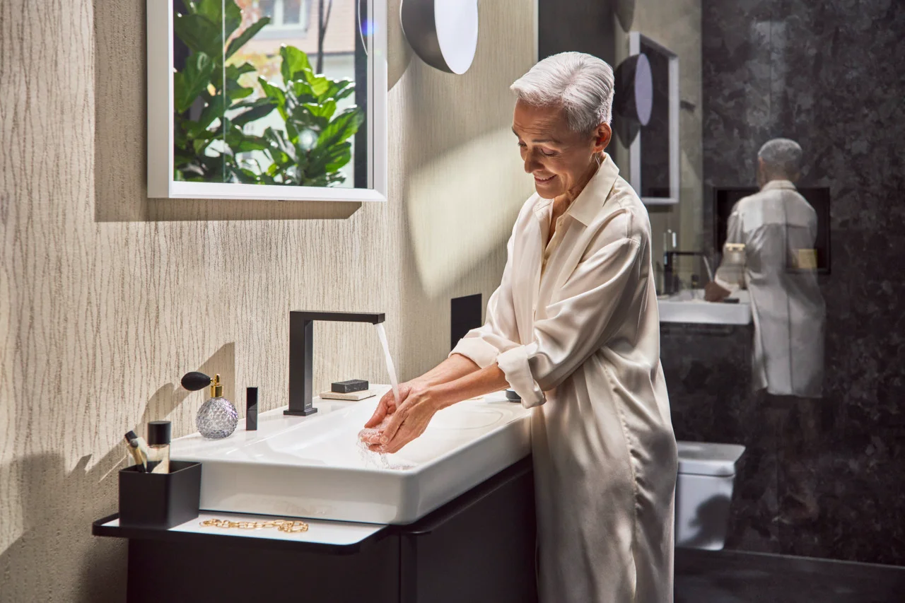 Hansgrohe Xarita E Spiegel 800/700/50 mm mit LED-Beleuchtung, IR-Sensor, Mattweiß