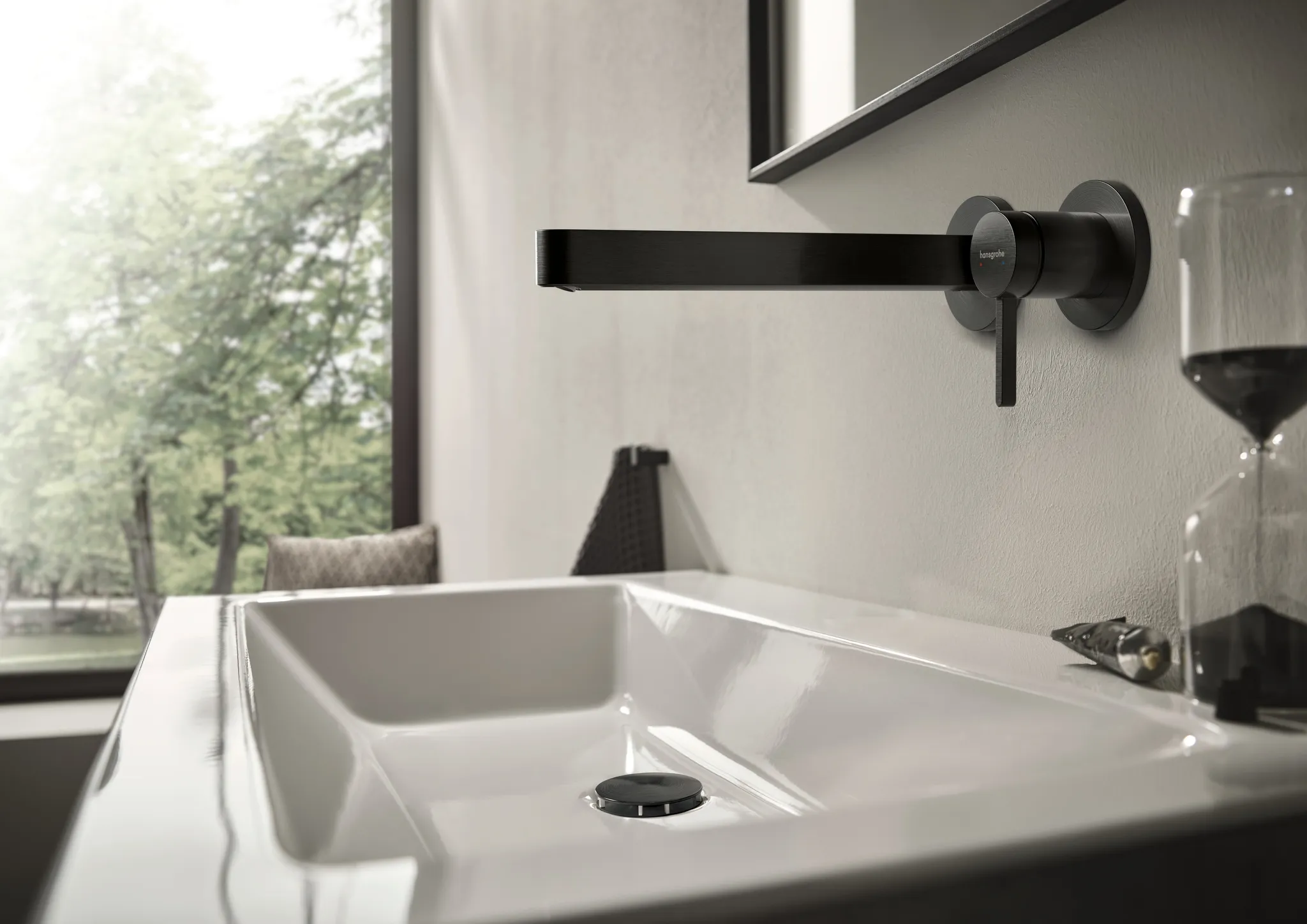 Hansgrohe Finoris Einhebel-Waschtischmischer Unterputz, Brushed Black Chrome, Ausladung 228 mm Hansgrohe Finoris Einhebel-Waschtischmischer Unterputz, Brushed Black Chrome, Ausladung 228 mm