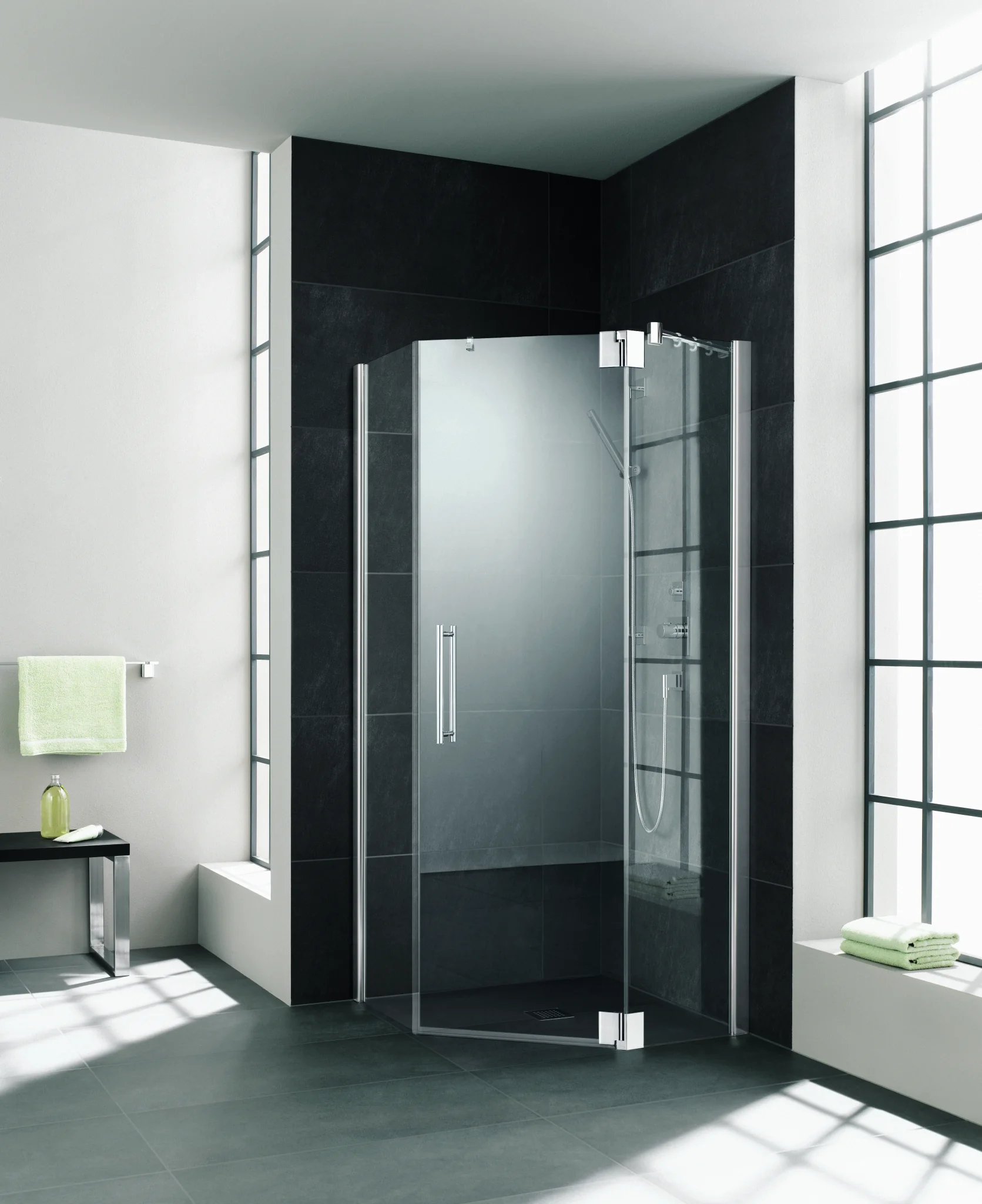 Kermi Duschdesign Fünfeck-Duschkabine mit Pendeltür rechts mit Festfeldern für ungleichschenklige Wannen „PASA XP“ Glas SR Opaco, Profile Silber Mattglanz, BV: 870 - 770 mm GAK: 855 - 885 mm WE: 880 - 910/780 - 810 mm H: 1850 Kermi Duschdesign Fünfeck-Duschkabine mit Pendeltür rechts mit Festfeldern für ungleichschenklige Wannen „PASA XP“ Glas SR Opaco, Profile Silber Mattglanz, BV: 870 - 770 mm GAK: 855 - 885 mm WE: 880 - 910/780 - 810 mm H: 1850