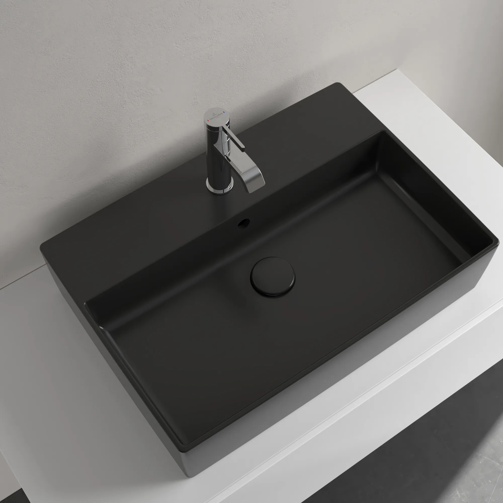 Villeroy & Boch Aufsatzwaschtisch aus TitanCeram „Memento 2.0“ 600 × 420 × 140 mm, mit Hahnlochbohrung, Hahnlochposition mittig in Pure Black Villeroy & Boch Aufsatzwaschtisch aus TitanCeram „Memento 2.0“ 600 × 420 × 140 mm, mit Hahnlochbohrung, Hahnlochposition mittig in Pure Black