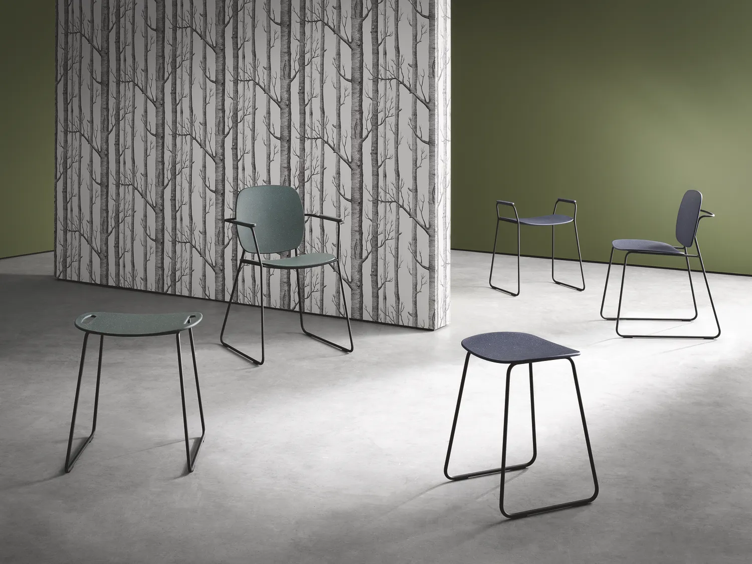 Duschhocker, Gestell schwarz tiefmatt pulverbeschichtet, Sitzfläche aus hochwertigem PIR Kunststoff (Post-Industrial-Recycling), Höhe 497 mm, Breite 370 mm, Sitzhöhe 480 mm, Sitzfläche 370 mm breit, in Farbe JB (schwarz tiefmatt-Waldgrün) Duschhocker, Gestell schwarz tiefmatt pulverbeschichtet, Sitzfläche aus hochwertigem PIR Kunststoff (Post-Industrial-Recycling), Höhe 497 mm, Breite 370 mm, Sitzhöhe 480 mm, Sitzfläche 370 mm breit, in Farbe JB (schwarz tiefmatt-Waldgrün)