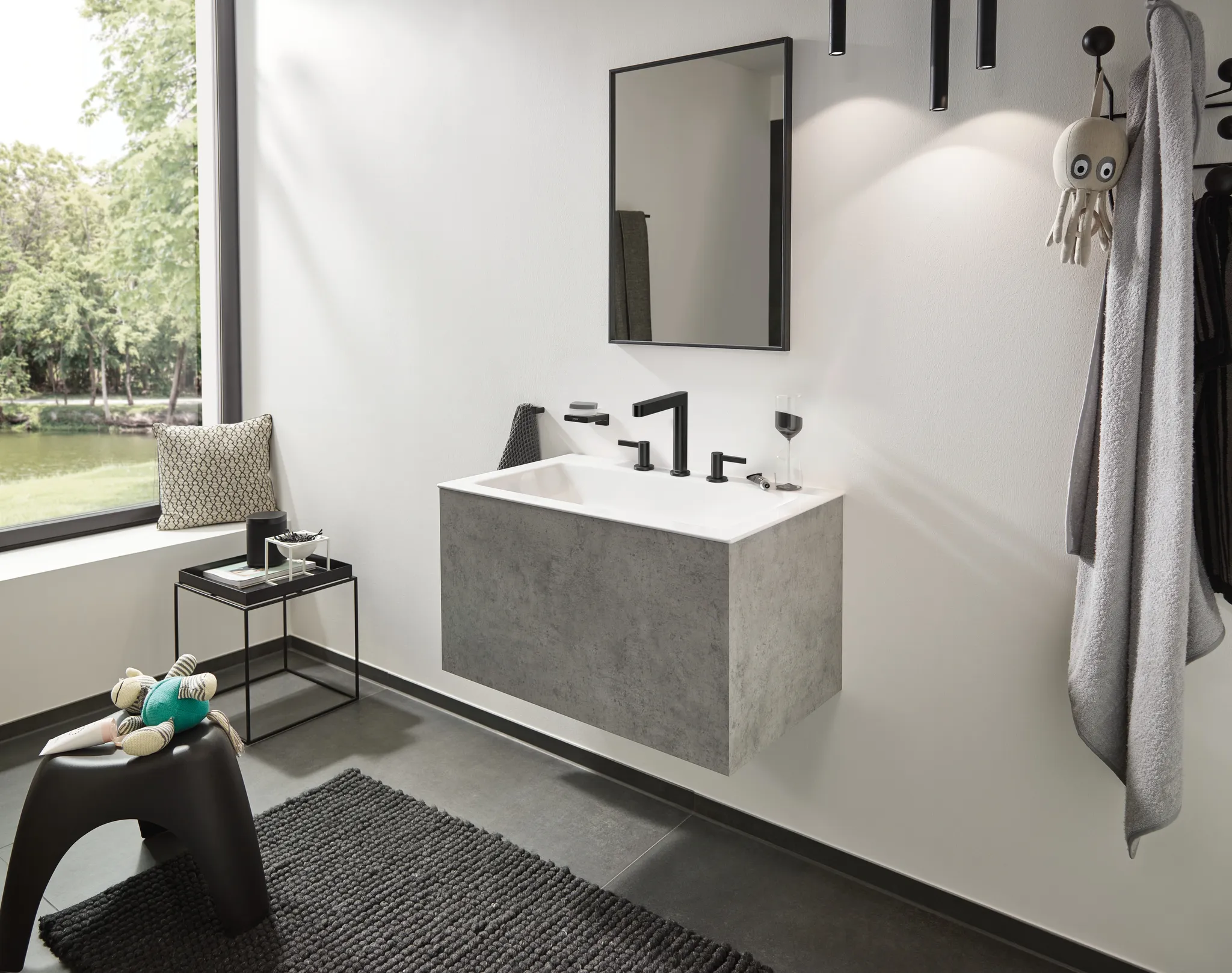 Hansgrohe Finoris 3-Loch Waschtischarmatur 160, Brushed Black Chrome, Ausladung 169 mm, Auslaufhöhe 162 mm