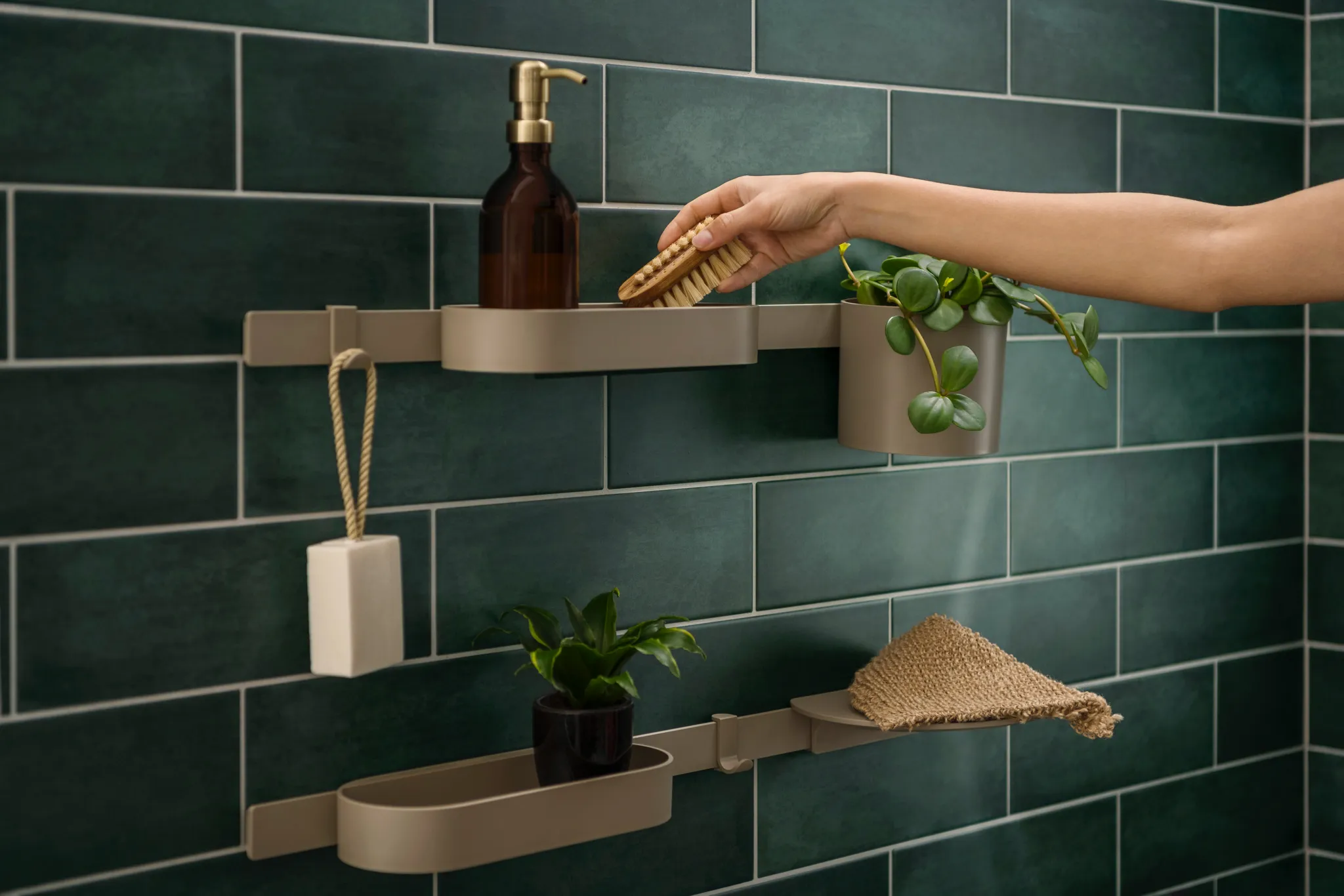 Hansgrohe Zahnbürstenhalter „WallStoris Planet Edition“ in Befestigung sichtbar Hansgrohe Zahnbürstenhalter „WallStoris Planet Edition“ in Befestigung sichtbar