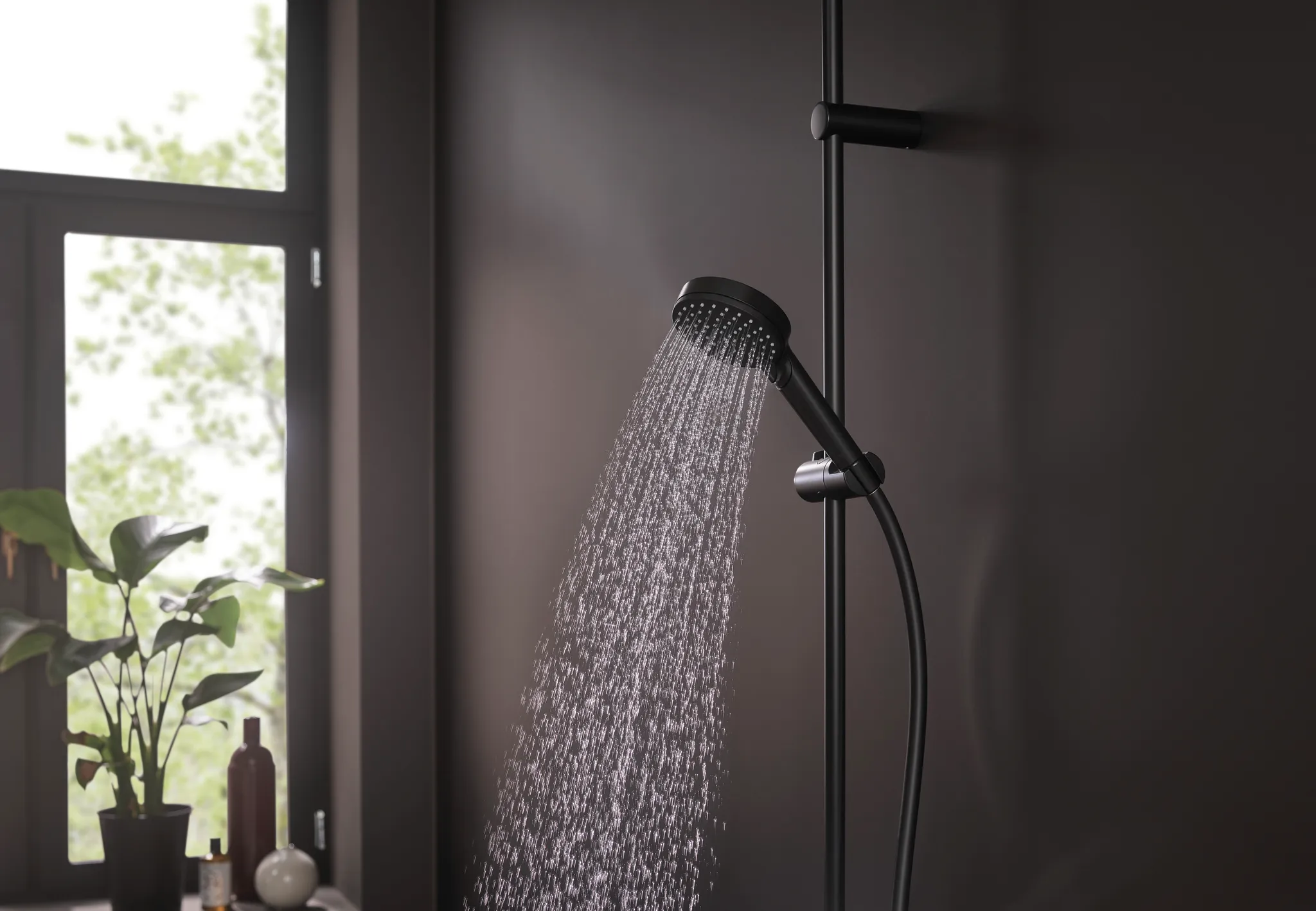Hansgrohe Handbrause Vernis Blend EcoSmart mattschwarz, 100 mm Brausekopfgröße, Rain & IntenseRain Strahlarten, QuickClean, max. Durchfluss 7,5 l/min ab 4 l/min, Anschluss G 1/2 Hansgrohe Handbrause Vernis Blend EcoSmart mattschwarz, 100 mm Brausekopfgröße, Rain & IntenseRain Strahlarten, QuickClean, max. Durchfluss 7,5 l/min ab 4 l/min, Anschluss G 1/2