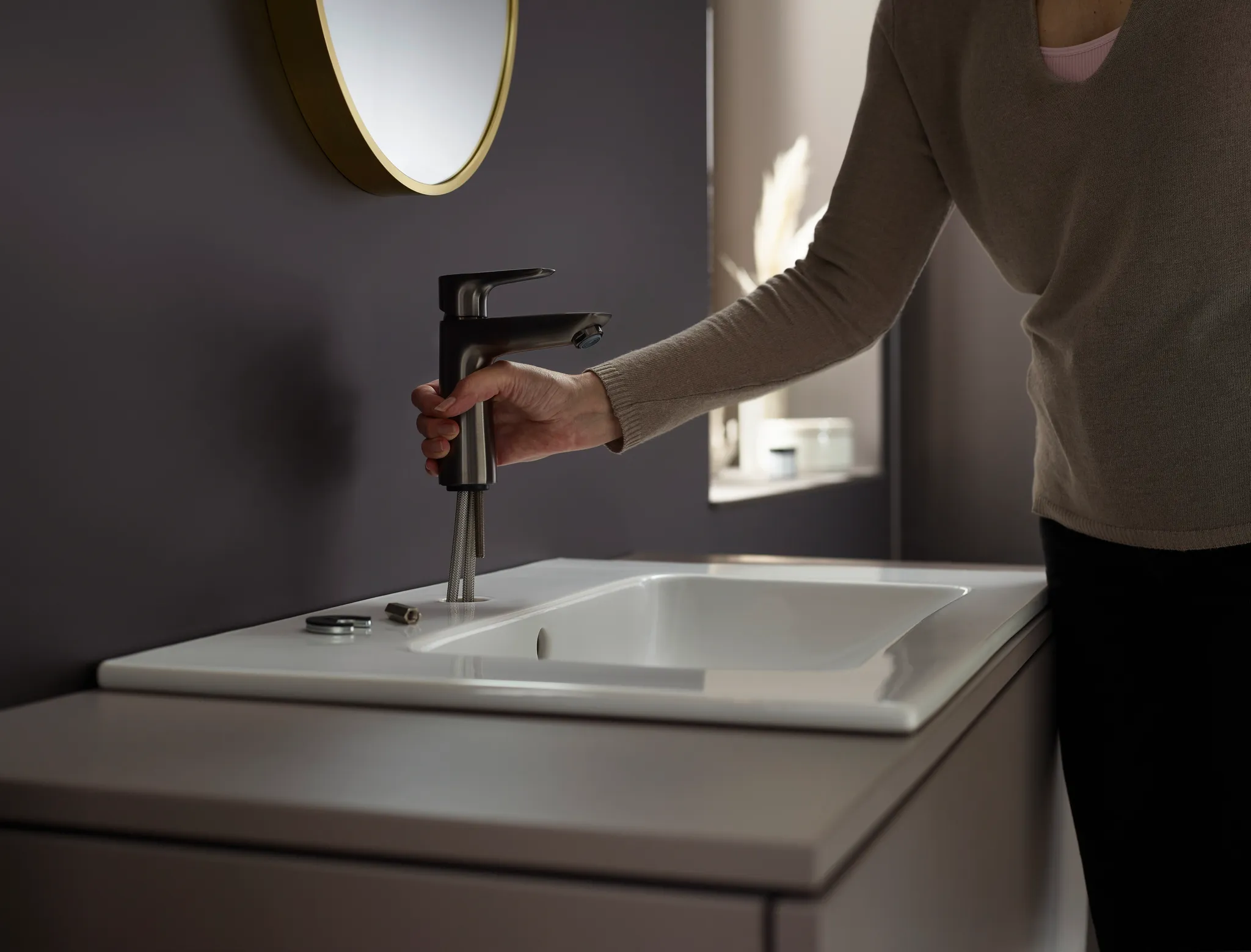 Hansgrohe Talis E Einhebel-Waschtischmischer 110, Brushed Black Chrome, Ausladung 112 mm, Auslaufhöhe 104 mm