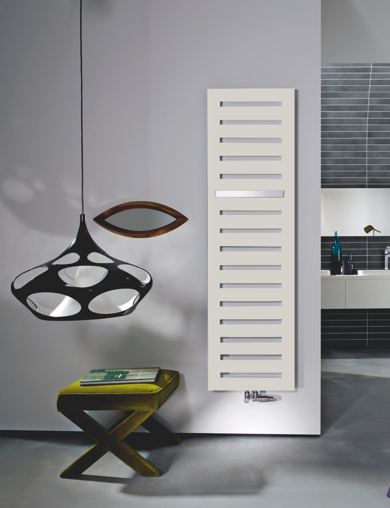 Zehnder Design-Heizkörper „Metropolitan Bar“ für Warmwasser-Zentralheizung mit 50 mm-Mittelanschluss und integriertem Thermostat „Completto“ 50 × 122,5 cm in Telegrey 4 (RAL 7047)
