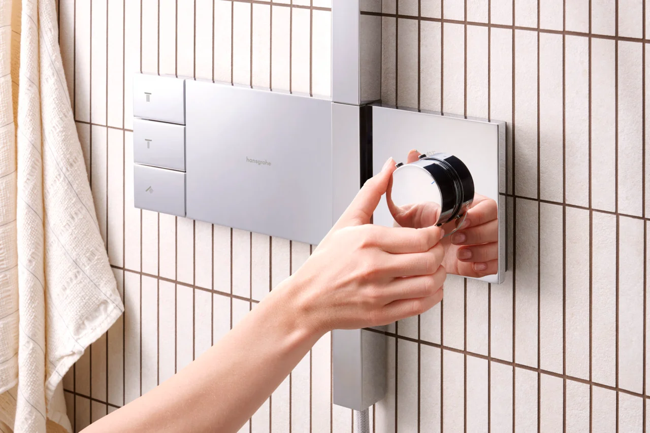 Hansgrohe Showerpipe Raindance Alive Q, Chrom, 214 x 343 mm, 2 Verbraucher, Aufputzinstallation Hansgrohe Showerpipe Raindance Alive Q, Chrom, 214 x 343 mm, 2 Verbraucher, Aufputzinstallation