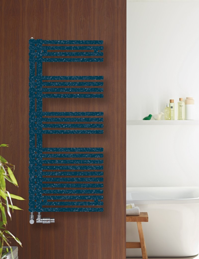 Zehnder Design-Heizkörper „Forma Asym“ für Warmwasser-Zentralheizung mit 50 mm-Seitenanschluss 59,6 × 144,1 cm in Blue Night