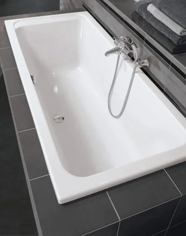 Villeroy & Boch Badewanne „Architectura“ rechteck 170 × 80 cm, Mittelablauf in Weiß Alpin