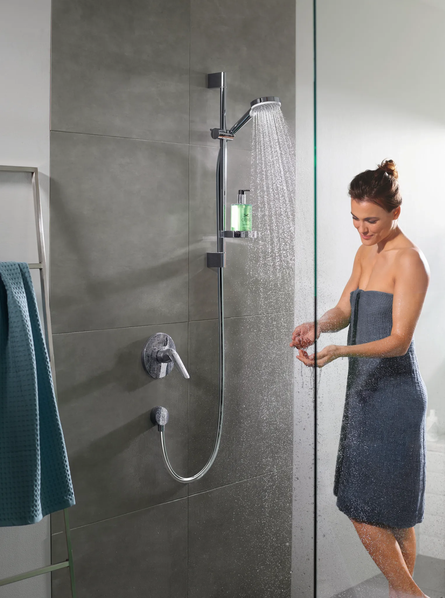 Hansgrohe Crometta Brausenset Vario/Unica 100 mm, weiß/chrom, 65 cm Brausestange mit Seifenschale