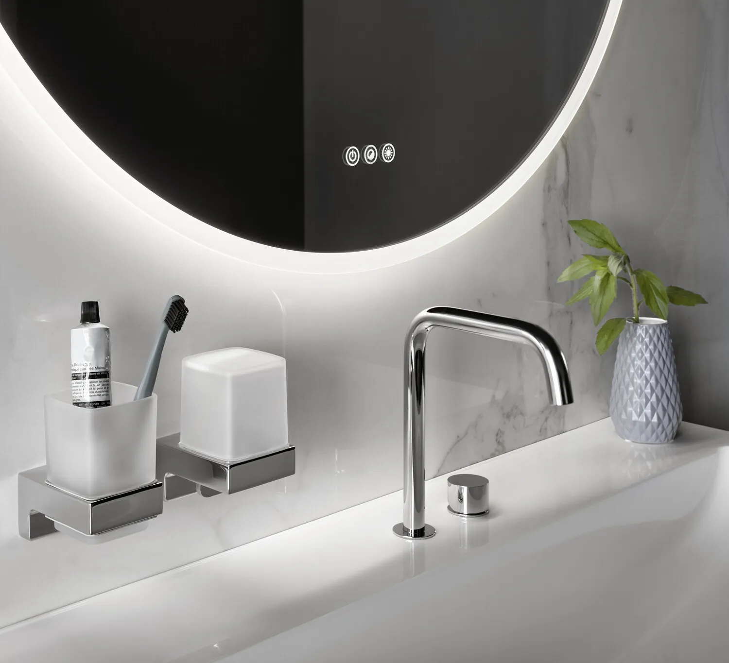 LED-Lichtspiegel pure++ Durchmesser 1000mm mit Spiegelheizung LED-Lichtspiegel pure++ Durchmesser 1000mm mit Spiegelheizung