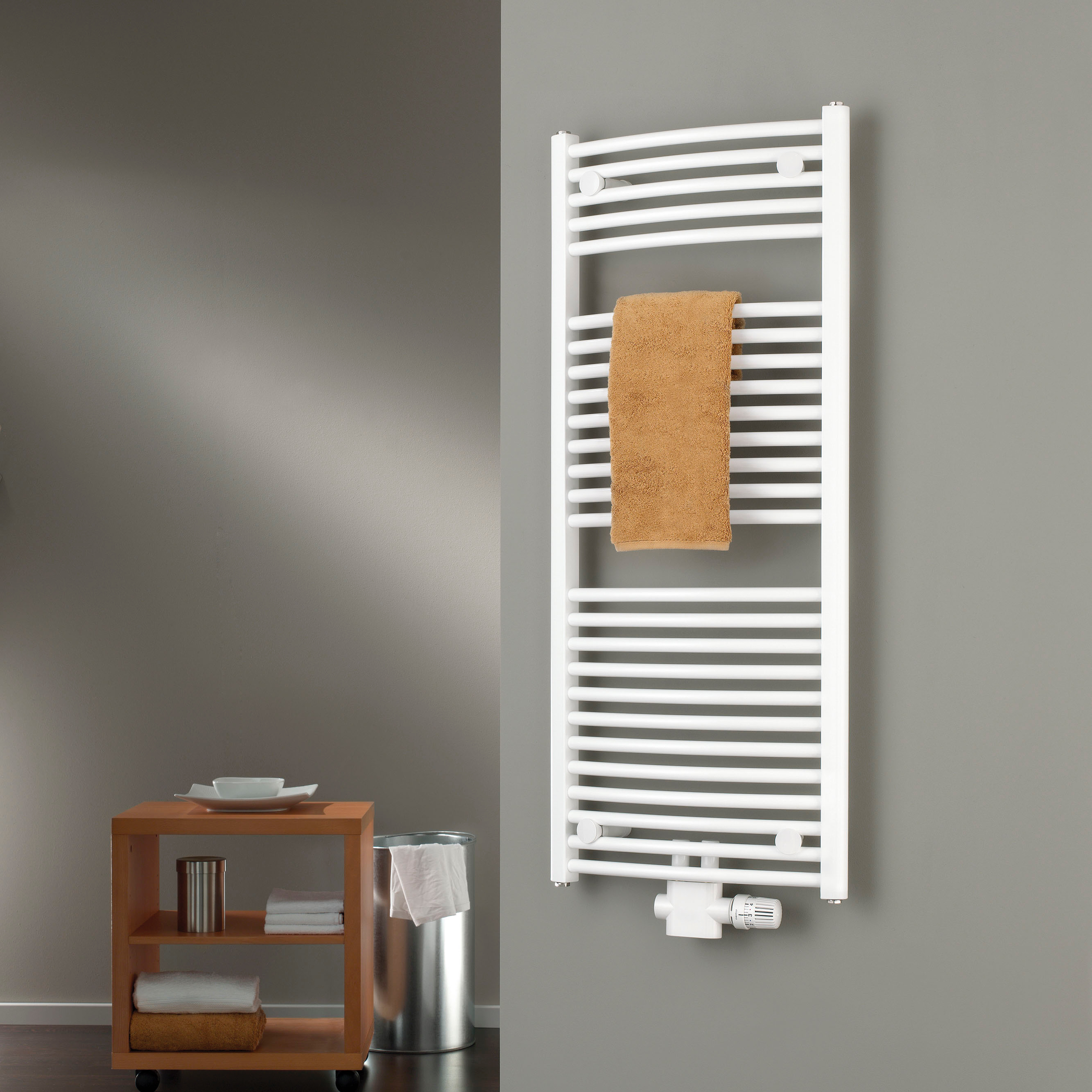 HSK Design-Heizkörper „Line Round“ 60 × 77,5 cm in Perl-Grau HSK Design-Heizkörper „Line Round“ 60 × 77,5 cm in Perl-Grau