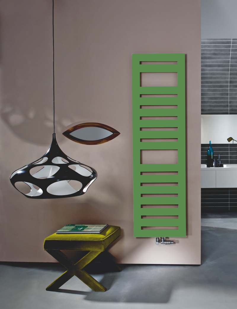 Zehnder Design-Elektroheizkörper „Metropolitan Spa“ für gemischten Betrieb mit eingebautem Heizstab und 50 mm-Mittelanschluss 50 × 154 cm in Reseda Green (RAL 6011)