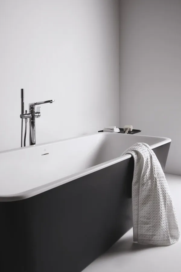 Ideal Standard Badewanne „Dea“ 75 × 170 cm in Schwarz Matt Ideal Standard Badewanne „Dea“ 75 × 170 cm in Schwarz Matt