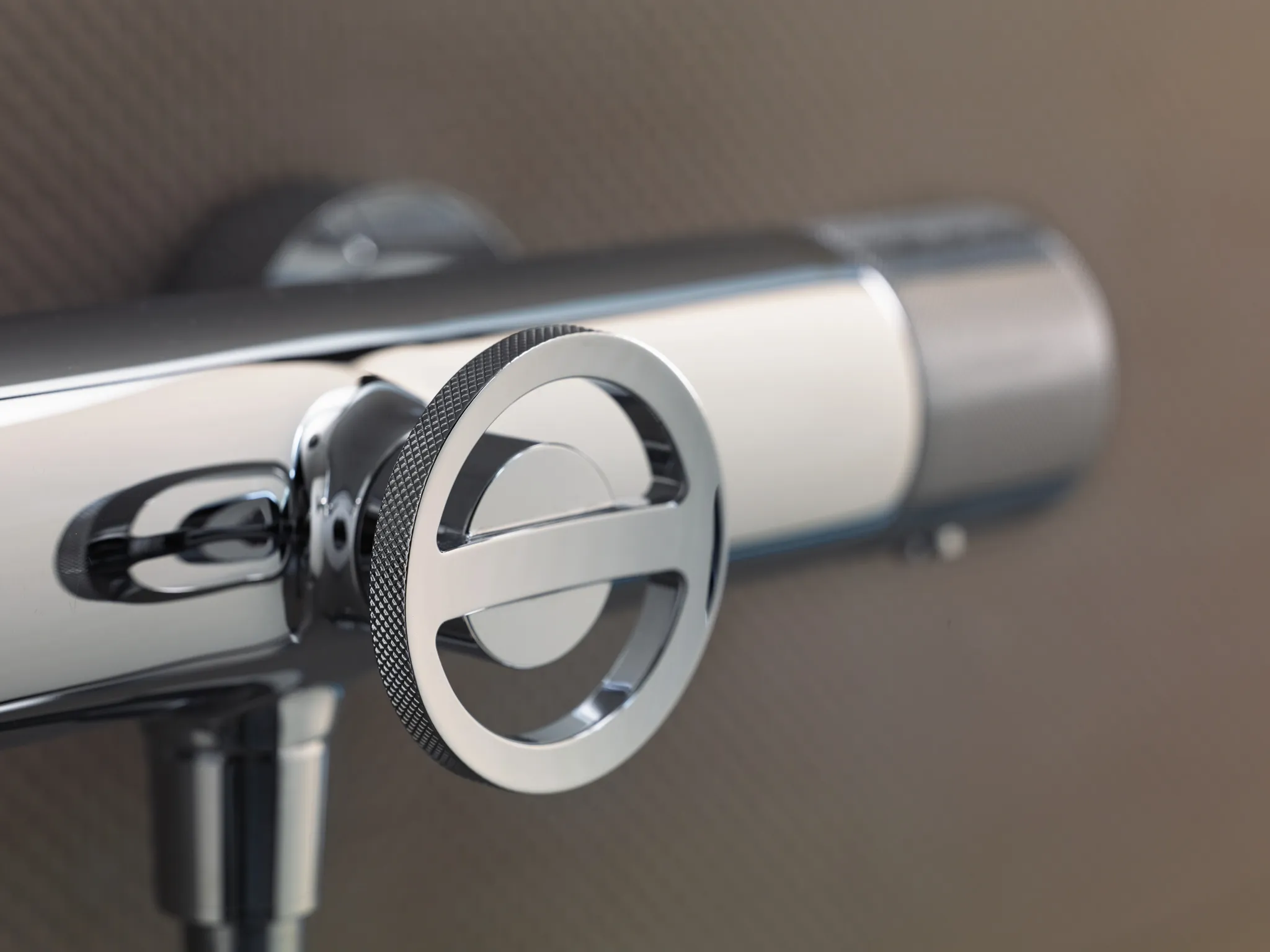 Hansgrohe AXOR Showers/Front Showerpipe mit Thermostat und Kopfbrause 240 2jet, Chrom Hansgrohe AXOR Showers/Front Showerpipe mit Thermostat und Kopfbrause 240 2jet, Chrom