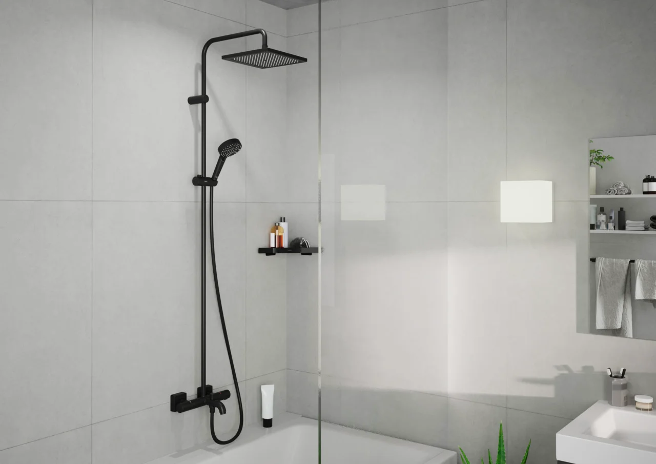 Hansgrohe Vernis Shape Showerpipe 240 1jet mit Wannenthermostat, mattschwarz, 240 x 240 mm Brausekopfgröße, Aufputzinstallation