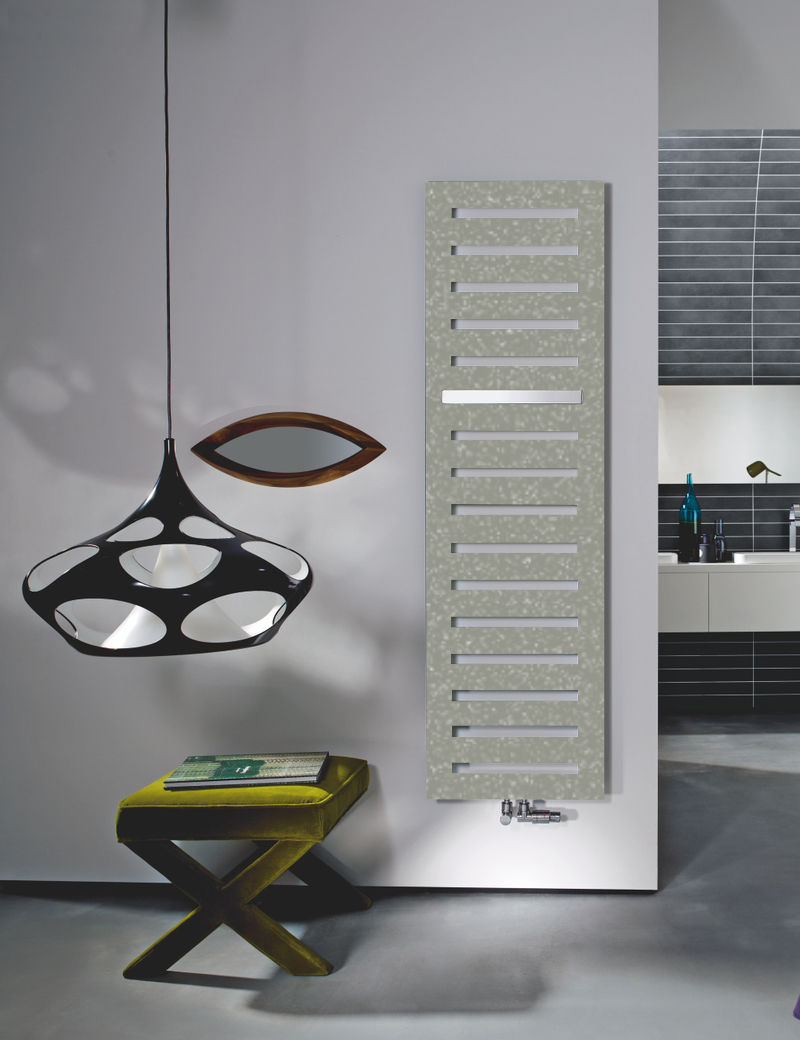 Zehnder Design-Heizkörper „Metropolitan Bar“ für Warmwasser-Zentralheizung mit 50 mm-Mittelanschluss 60 × 175 cm in Inox Look (glänzend)