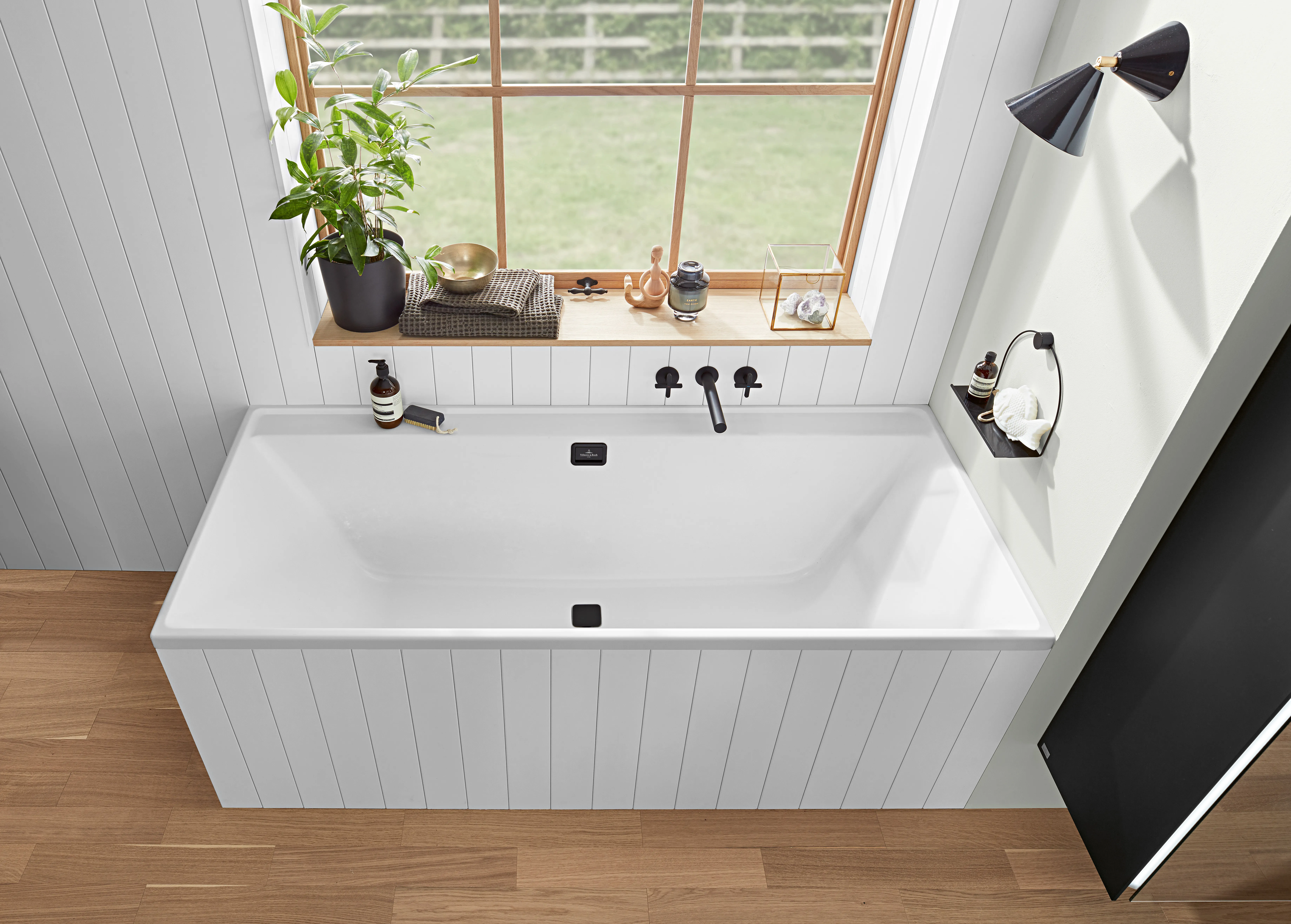 Villeroy & Boch Collaro rechteckige Badewanne in Stone White, 1600 x 750 mm, Höhe 470 mm, Einbauhöhe 580–622 mm, Acryl, matt, mit Mittelablauf Villeroy & Boch Collaro rechteckige Badewanne in Stone White, 1600 x 750 mm, Höhe 470 mm, Einbauhöhe 580–622 mm, Acryl, matt, mit Mittelablauf