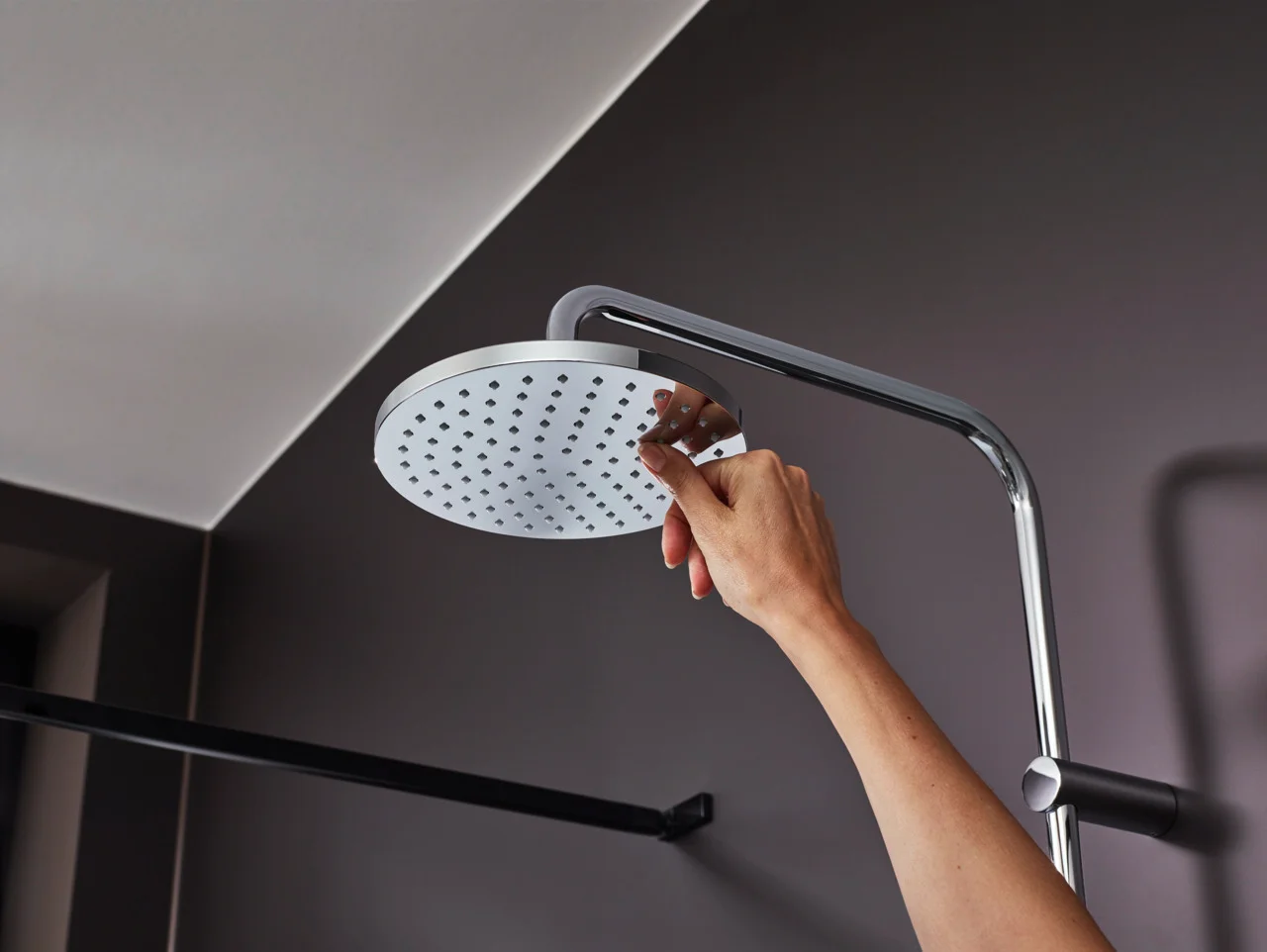 Hansgrohe Vernis Blend Showerpipe 200 1jet EcoSmart Chrom mit Wannenthermostat, Aufputzinstallation, DN15, 426 mm Brausearmlänge Hansgrohe Vernis Blend Showerpipe 200 1jet EcoSmart Chrom mit Wannenthermostat, Aufputzinstallation, DN15, 426 mm Brausearmlänge
