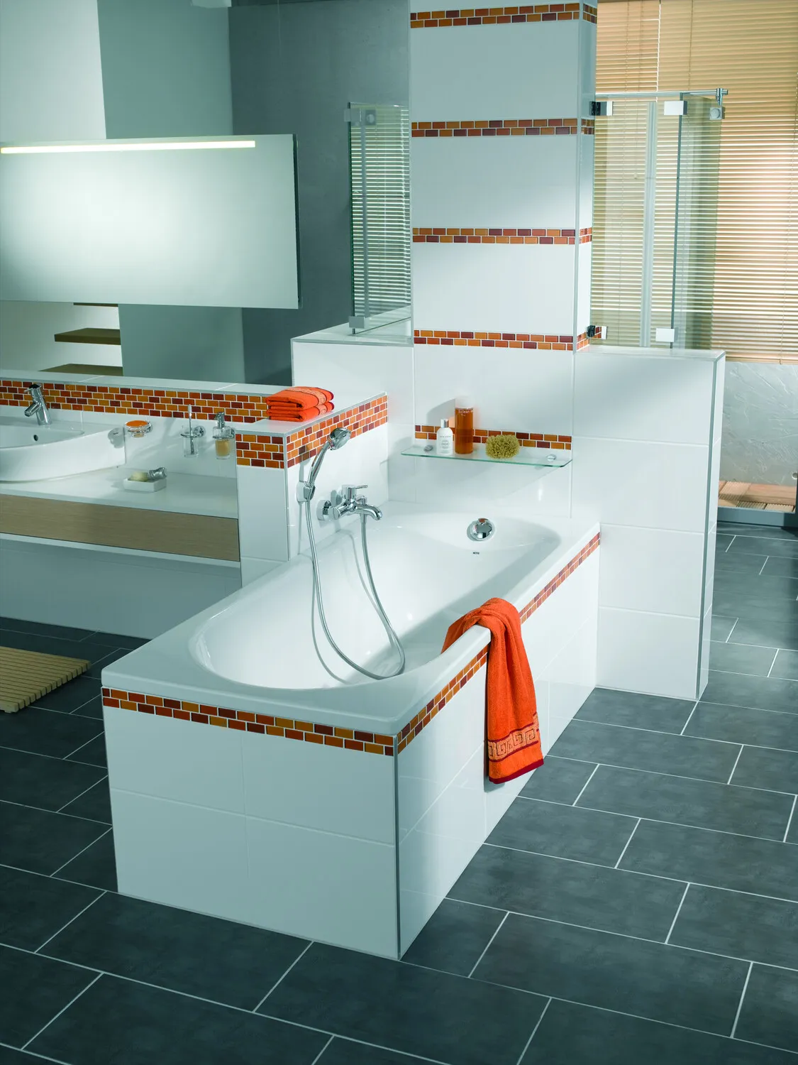 emco Ablage „rondo 2“ chrom/klar in chrom, Befestigung verdeckt emco Ablage „rondo 2“ chrom/klar in chrom, Befestigung verdeckt