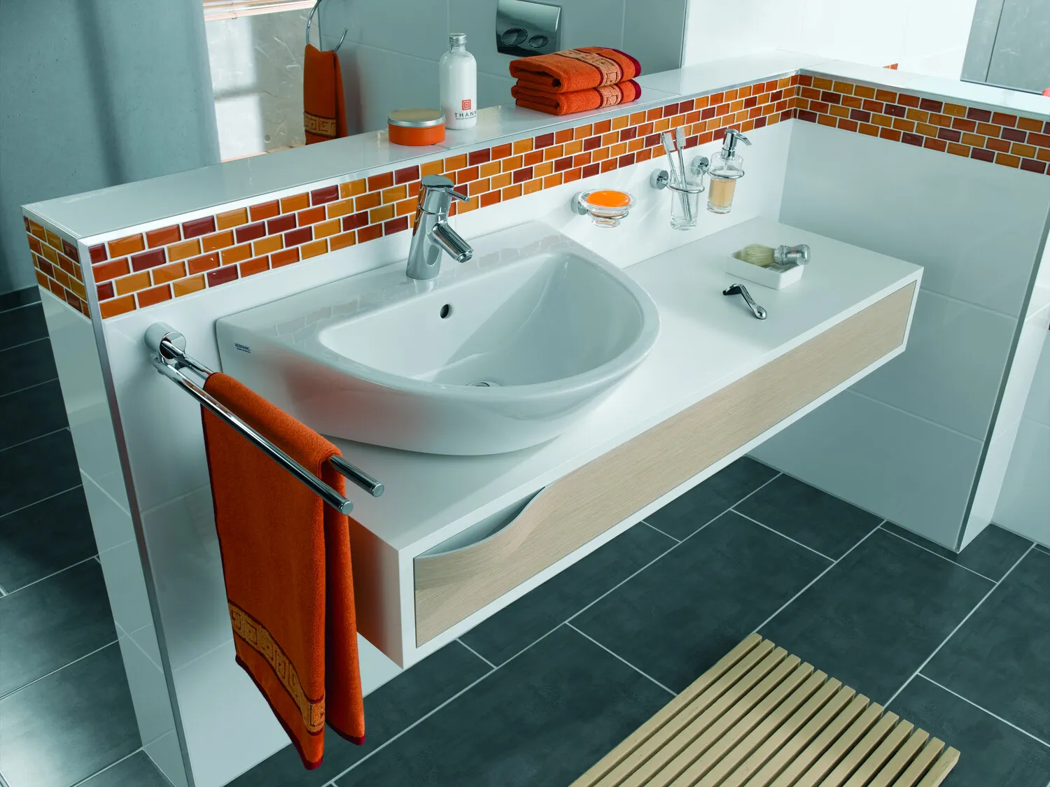 emco Handtuchhalter „rondo 2“, 1-armig, Befestigung verdeckt ⌀ 1,6 cm in chrom emco Handtuchhalter „rondo 2“, 1-armig, Befestigung verdeckt ⌀ 1,6 cm in chrom