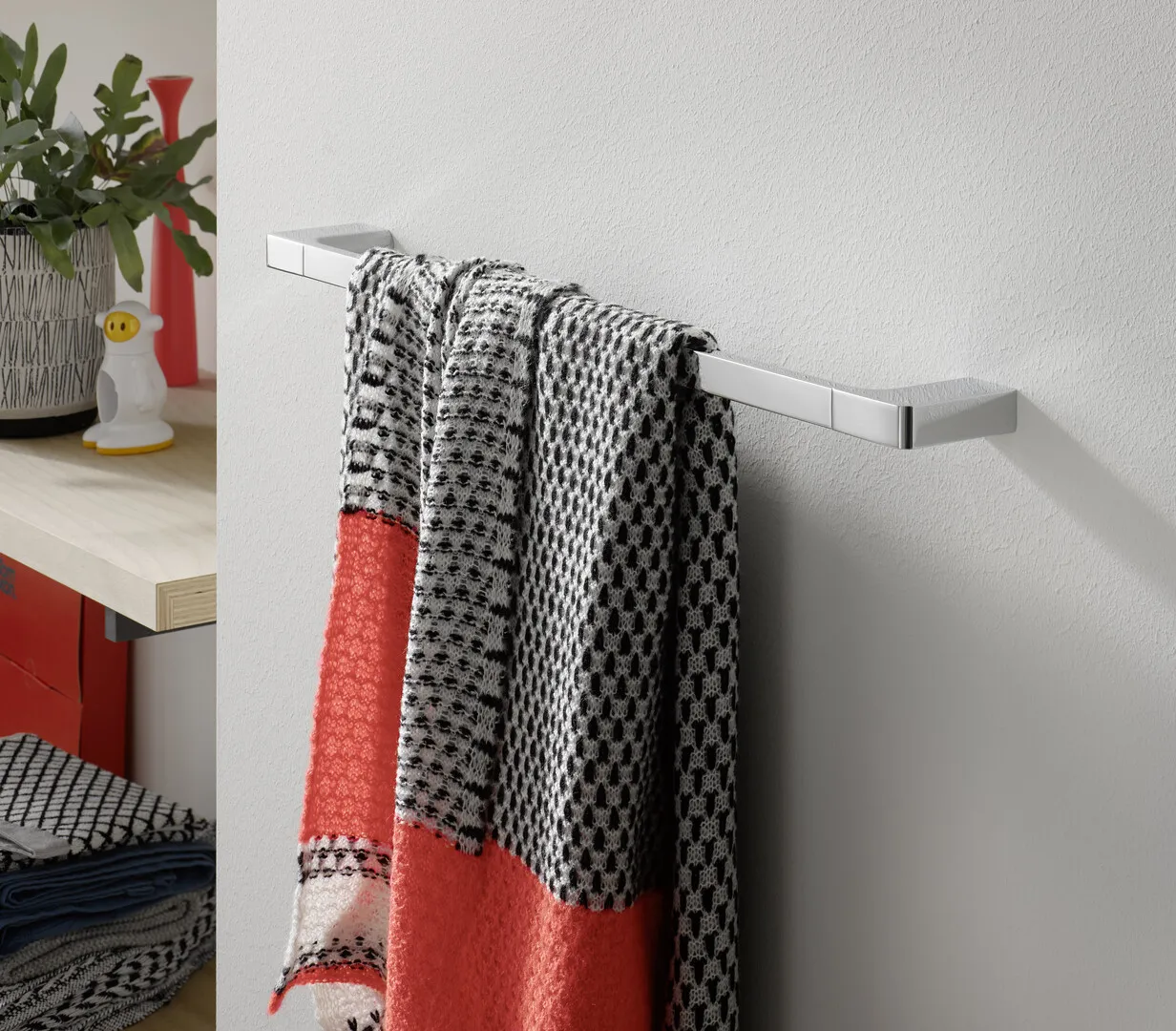 trend Badetuchhalter, rund, 800mm, chrom trend Badetuchhalter, rund, 800mm, chrom