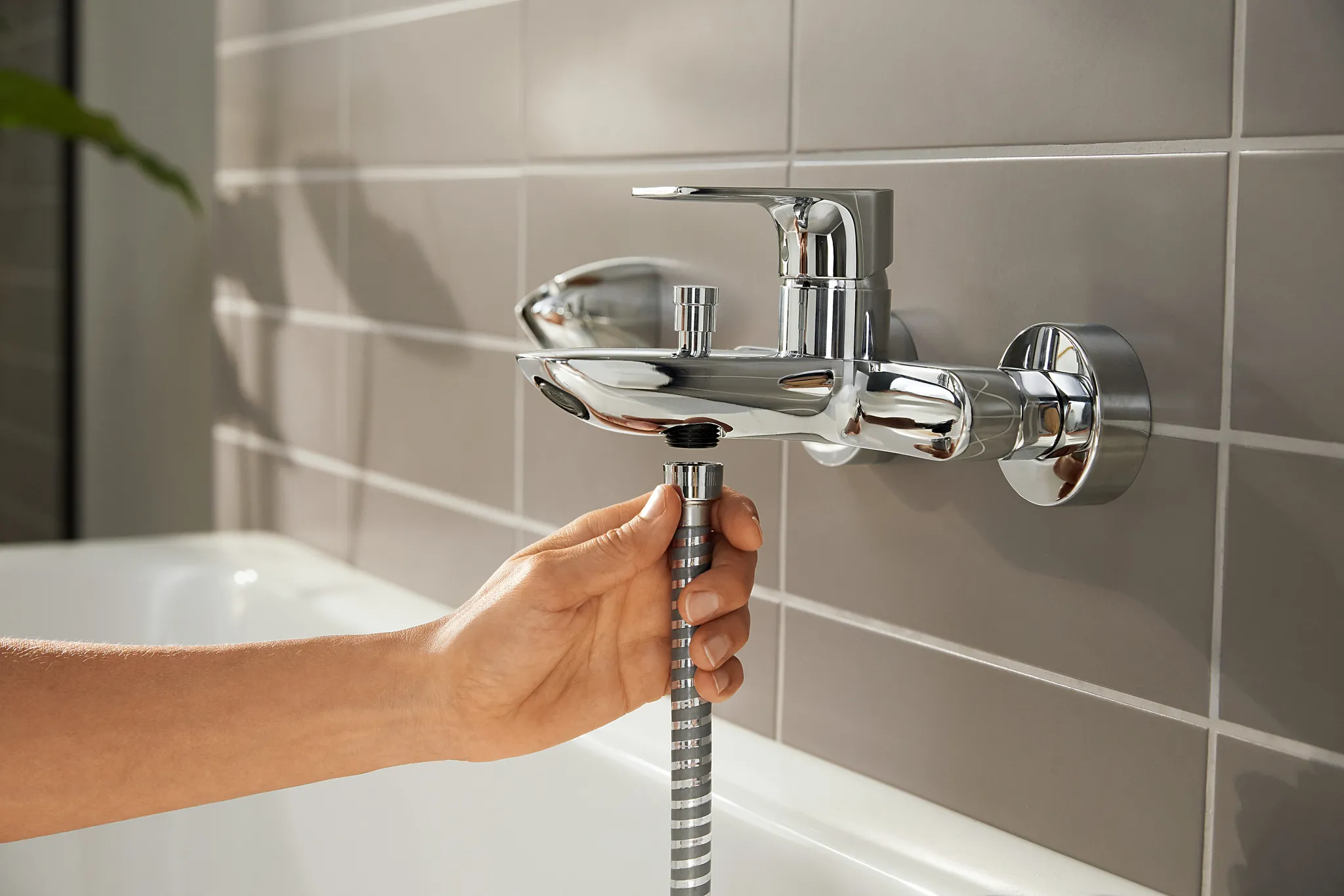 Hansgrohe Rebris E Einhebel-Wannenmischer Aufputz, Chrom Hansgrohe Rebris E Einhebel-Wannenmischer Aufputz, Chrom