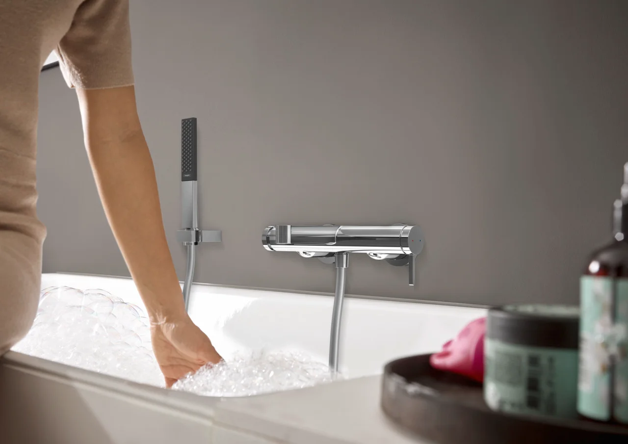 Hansgrohe Rainfinity Stabhandbrause 1jet Chrom, 100 x 38 mm, PowderRain Strahlart, QuickClean, max. Durchfluss 13,8 l/min ab 5,5 l/min, Anschluss G 1/2 Hansgrohe Rainfinity Stabhandbrause 1jet Chrom, 100 x 38 mm, PowderRain Strahlart, QuickClean, max. Durchfluss 13,8 l/min ab 5,5 l/min, Anschluss G 1/2