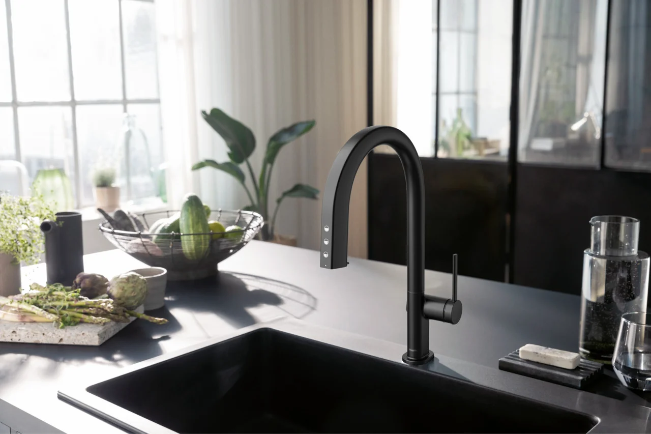Hansgrohe Aqittura M91 SodaSystem 210 Auszieharm mit Laminarstrahl, Mattschwarz, Hahnlochbohrung 35 mm, max. Auszugslänge 76 cm