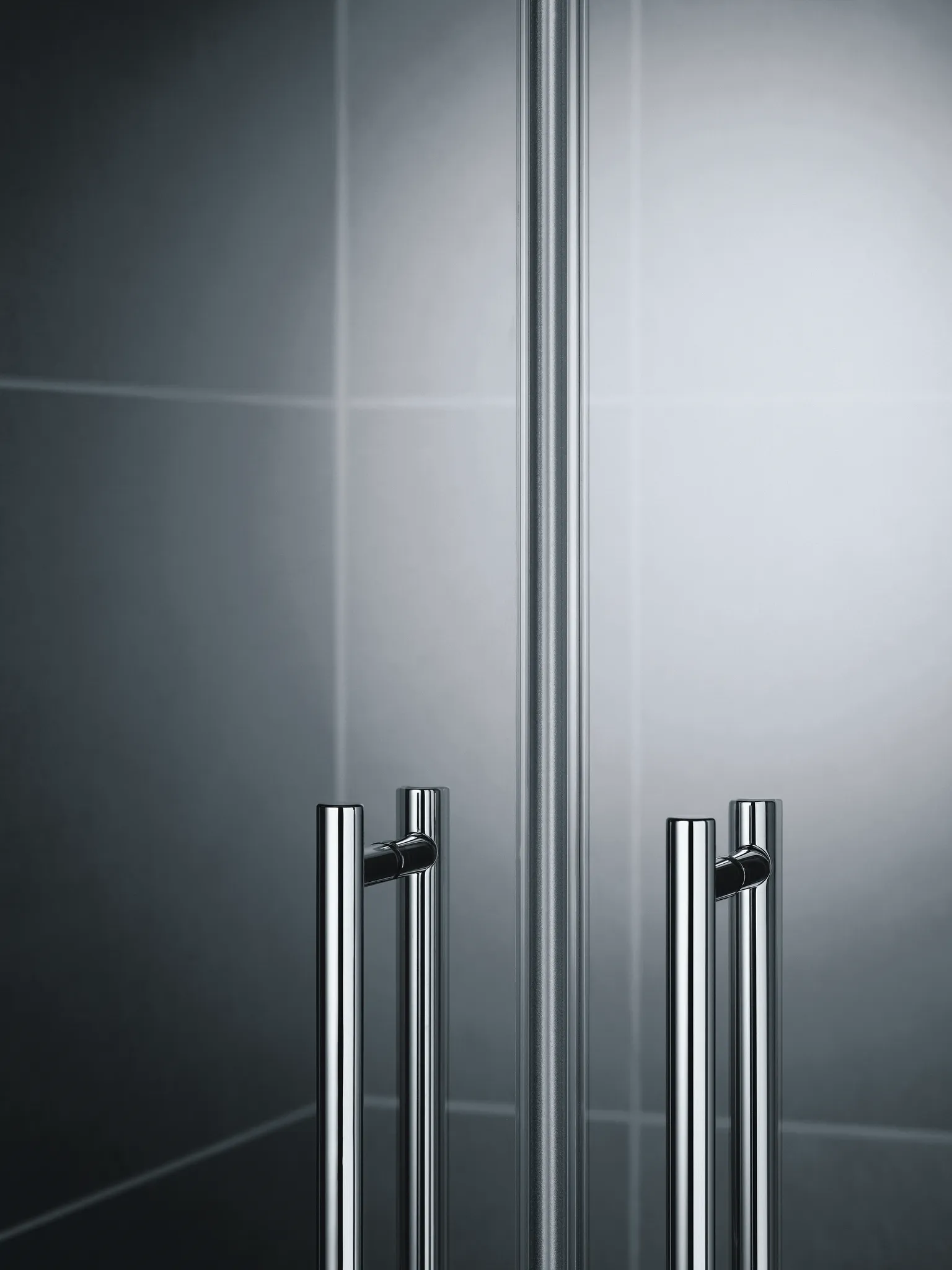 Kermi Duschdesign Fünfeck-Duschkabine mit Pendeltüren mit Festfeldern für ungleichschenklige Wannen „PASA XP“ Glas Klar, Profile Silber Mattglanz, BV: 720 - 870 mm GAK: 705 - 735 mm WE: 730 - 760/880 - 910 mm H: 1850 mm