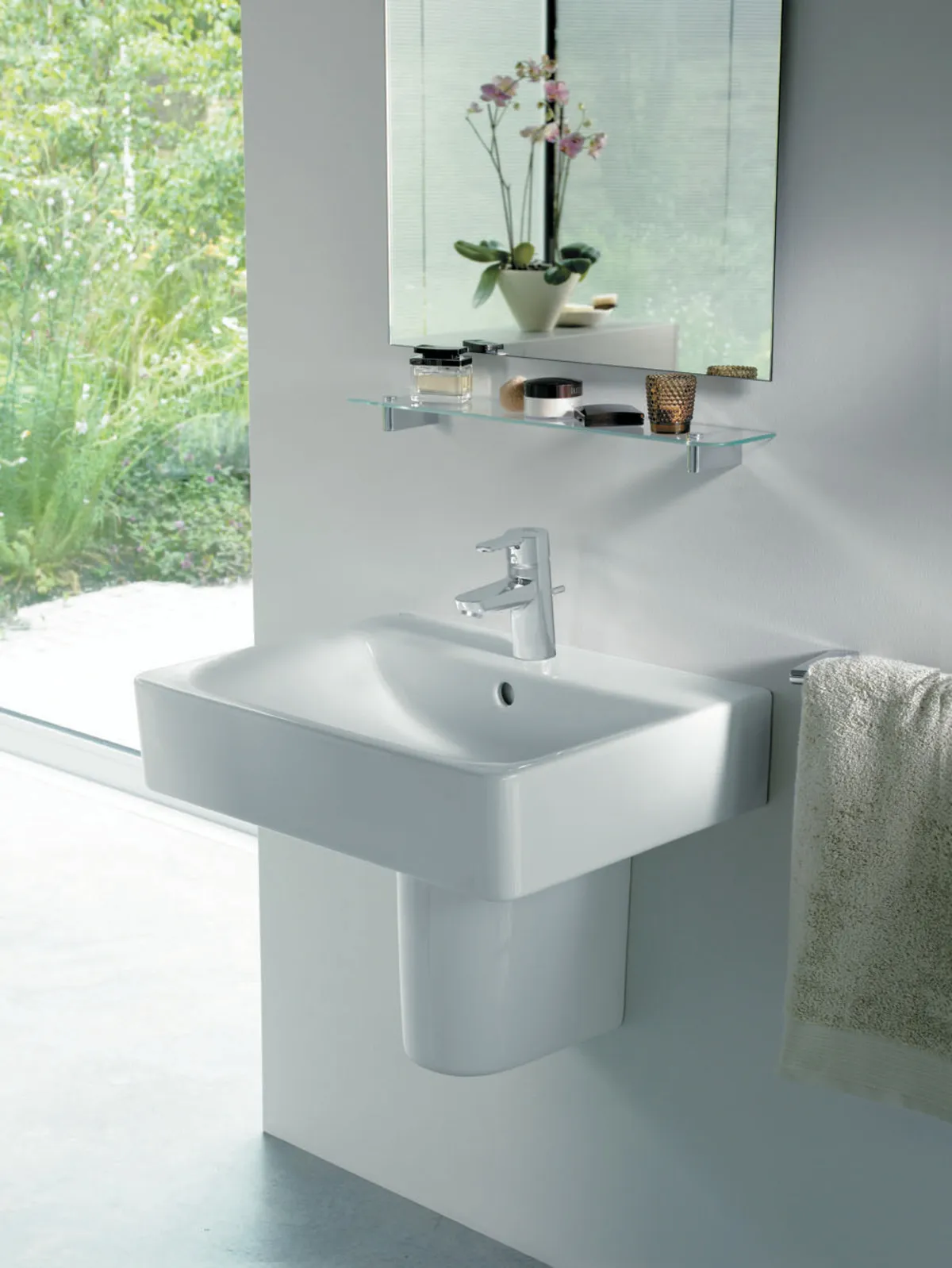 Waschtischarmatur Connect Blue, mit Ablaufgarnitur, Ausladung 112mm, Chrom Waschtischarmatur Connect Blue, mit Ablaufgarnitur, Ausladung 112mm, Chrom